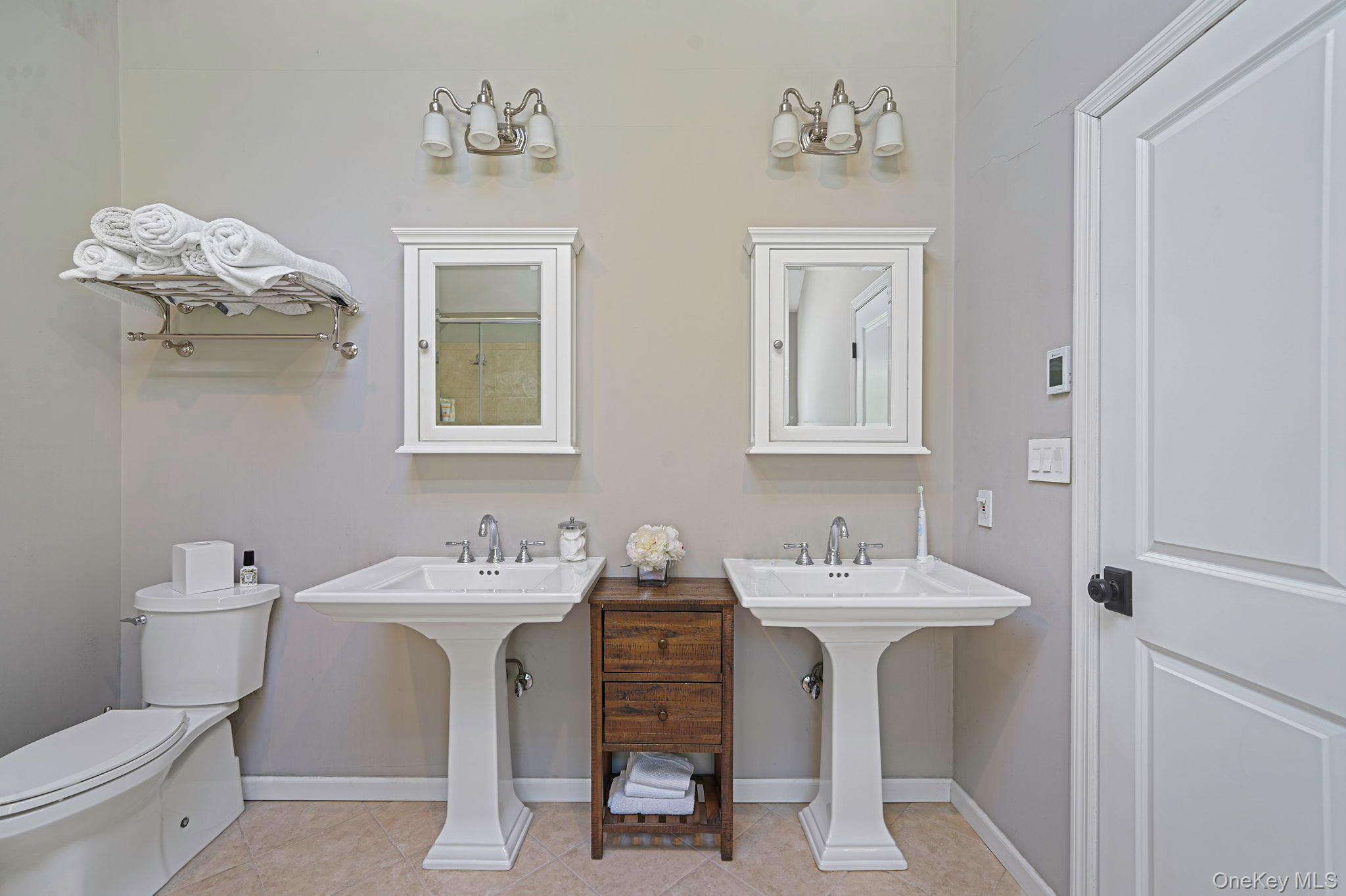 #17 photo, 9 Maureen Drive, Mount Sinai , NY 11766