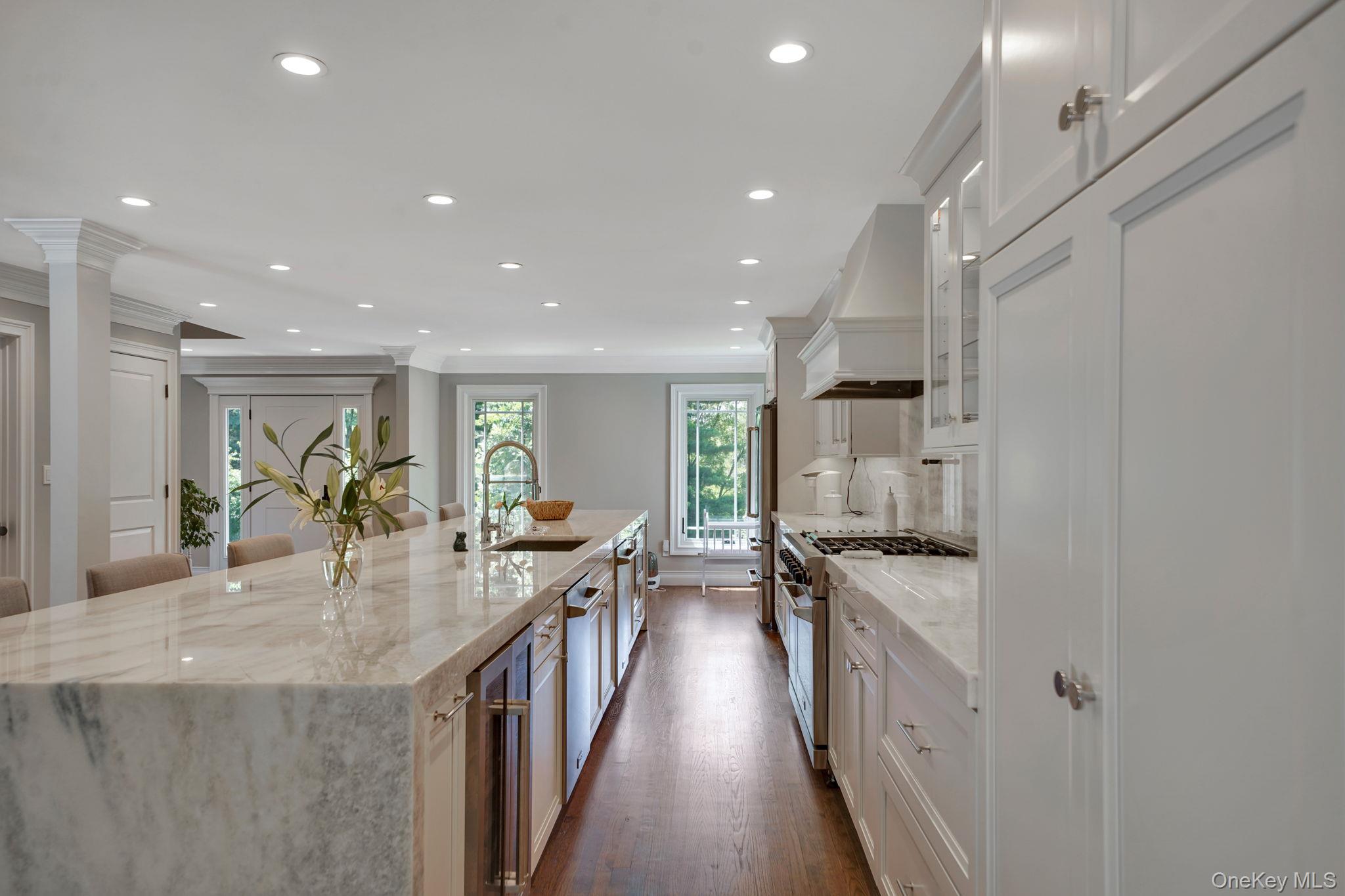 #4 photo, 9 Maureen Drive, Mount Sinai , NY 11766