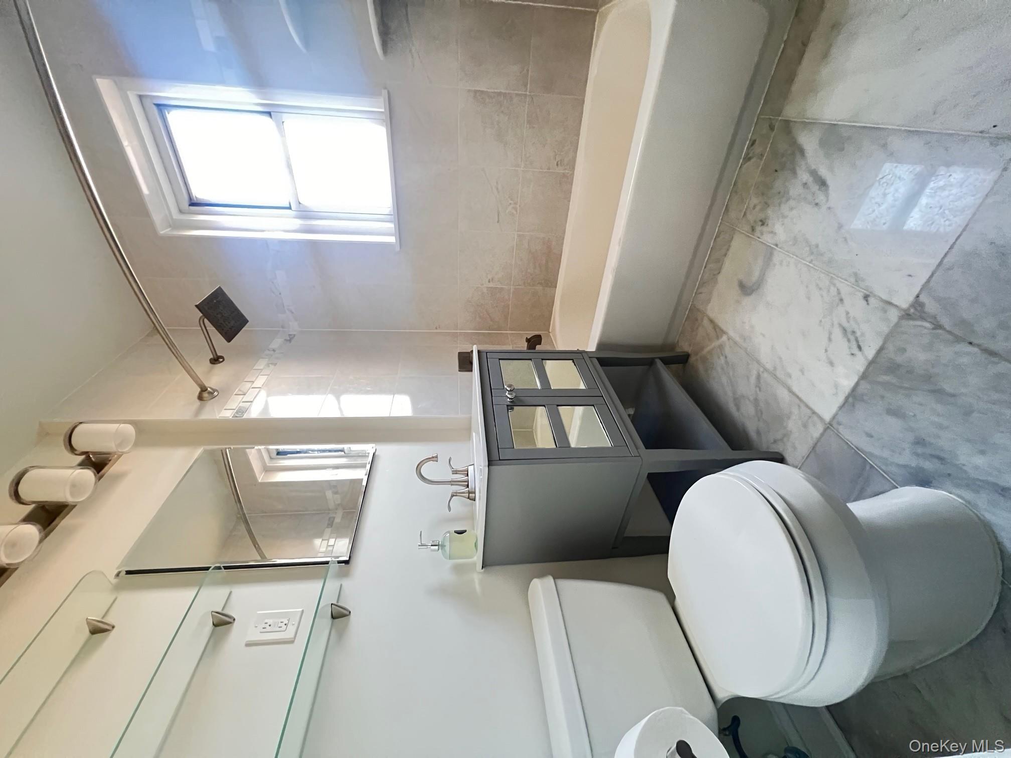 #5 photo, 63-109 Saunders St, Rego Park , NY 11374