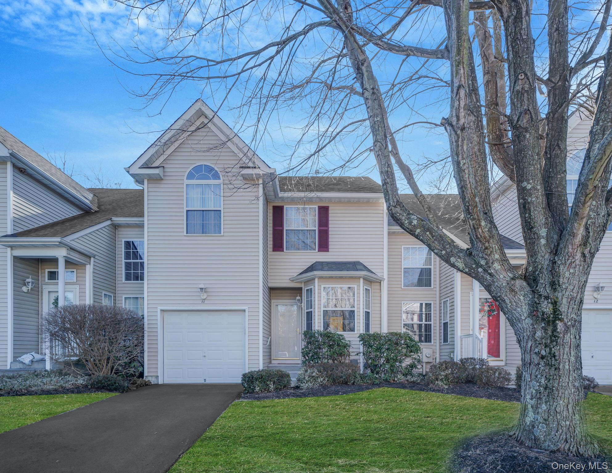 #1 photo, 11 Cranberry Circle, Medford , NY 11763