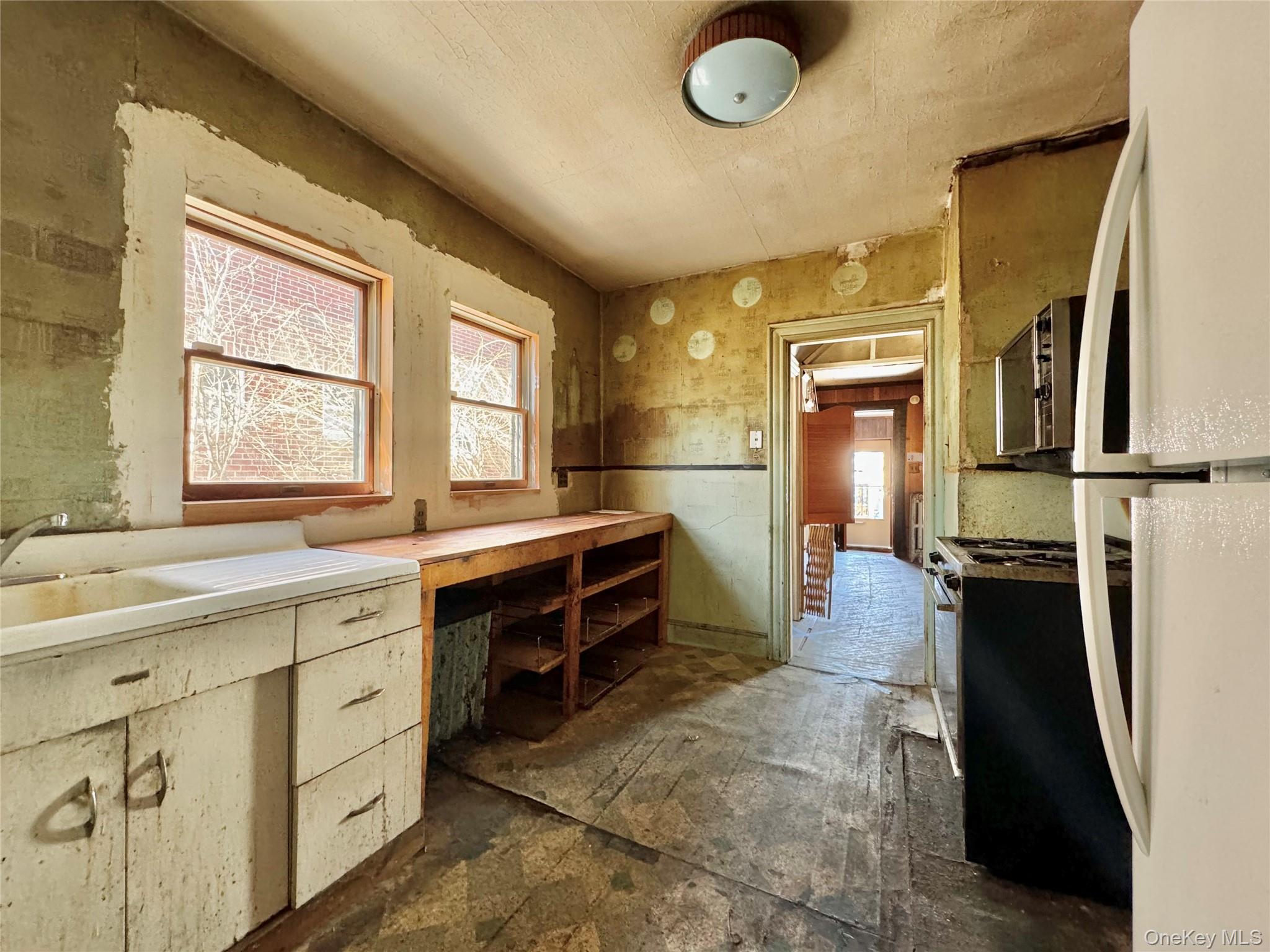 #8 photo, 12116 8th Avenue, कॉलेज पॉइंट College Point , NY 11356