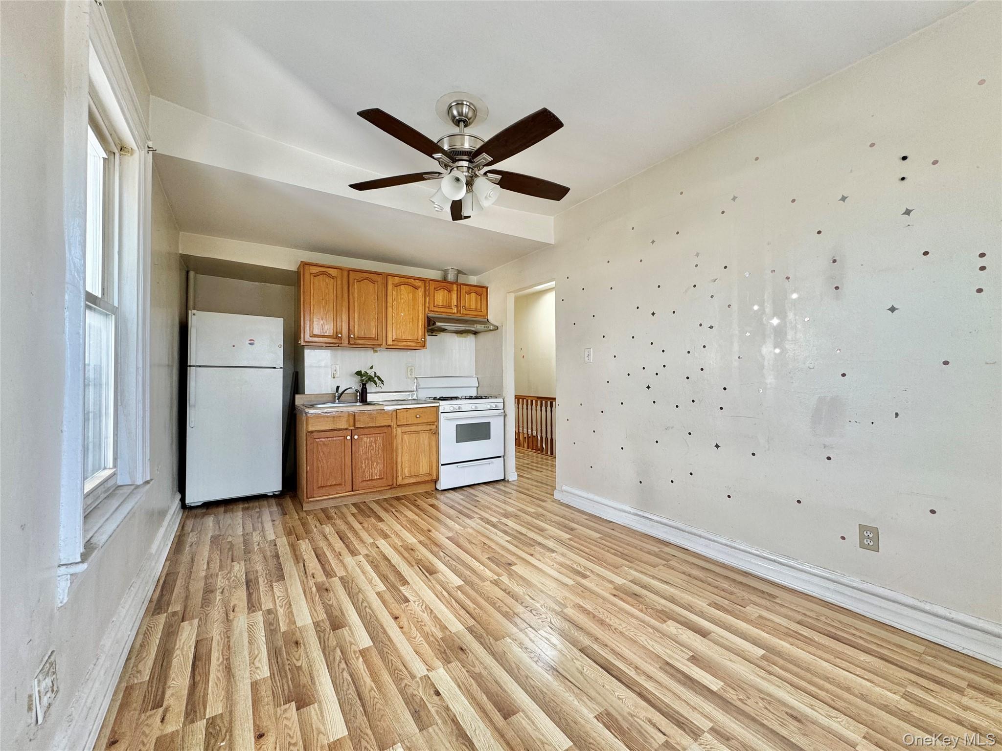 #8 photo, 11527 122nd Street, कुईंस South Ozone Park , NY 11420