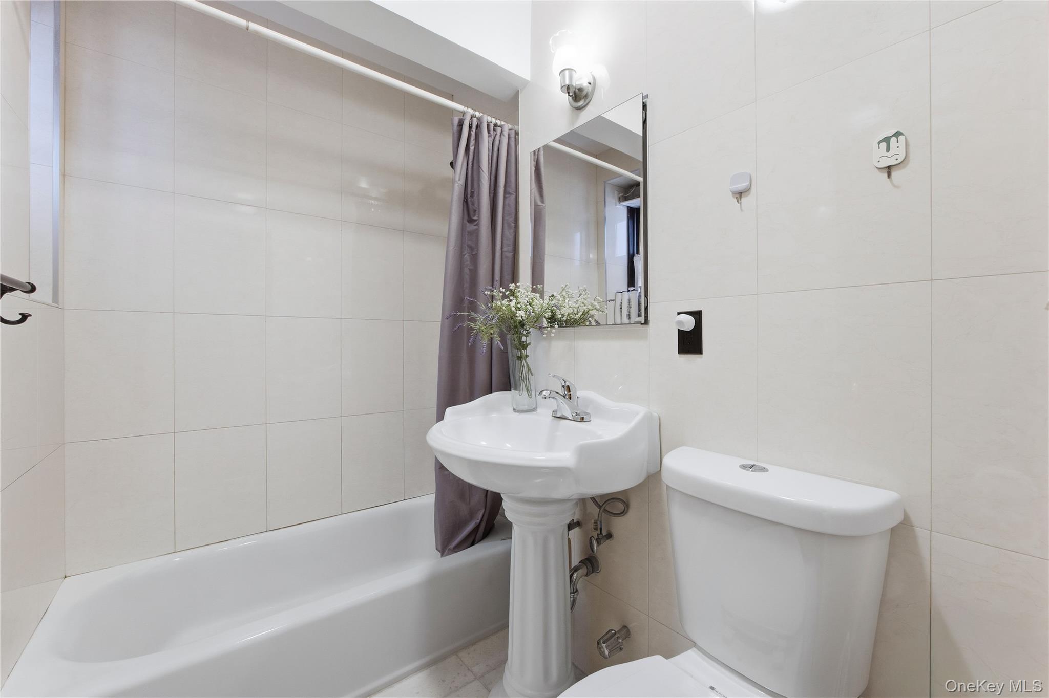 #12 photo, 150-25 72 Road, Kew Garden Hills , NY 11367