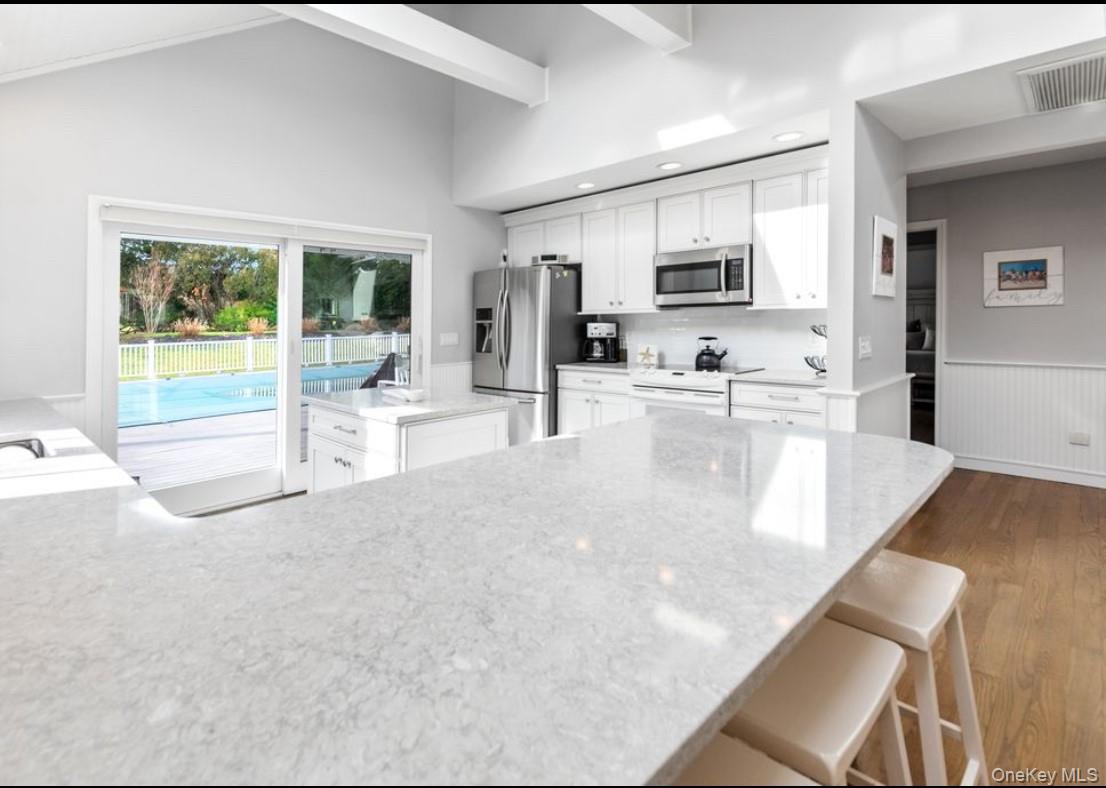 #12 photo, 5 Juniper Lane, Southampton , NY 11968