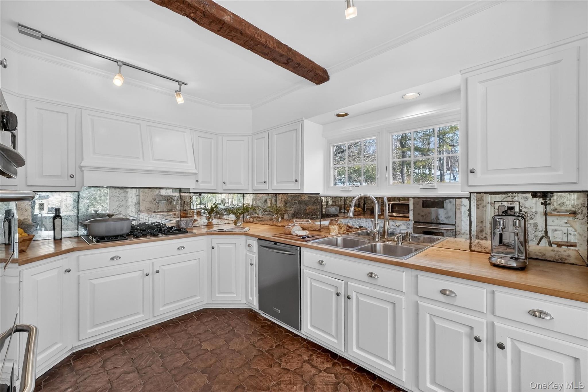 #20 photo, 181 Hillair Circle, White Plains , NY 10605