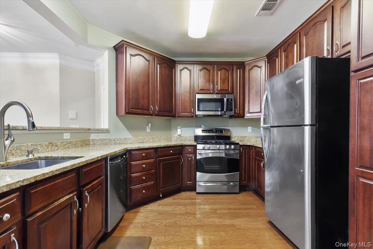 #2 photo, 612 Saratoga Lane, Fishkill , NY 12524