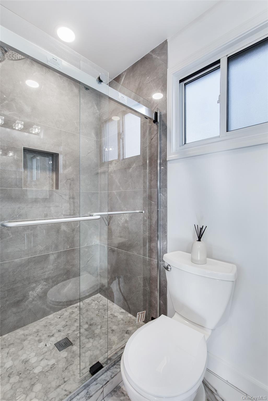 #15 photo, 25 Roxbury Road, Scarsdale , NY 10583