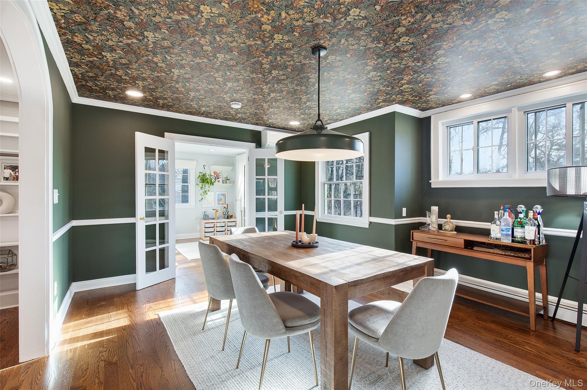 #4 photo, 25 Roxbury Road, Scarsdale , NY 10583