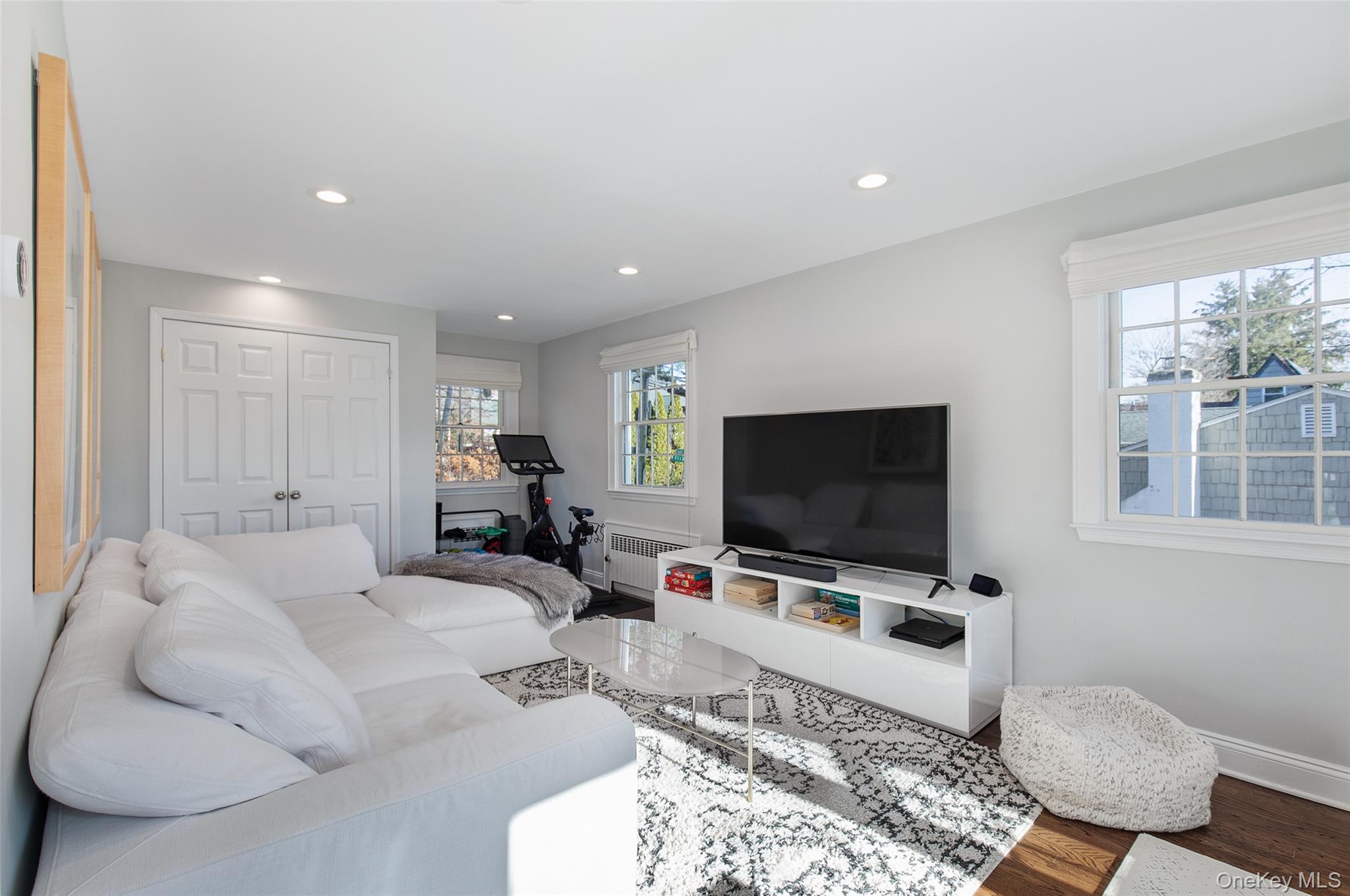 #7 photo, 25 Roxbury Road, Scarsdale , NY 10583