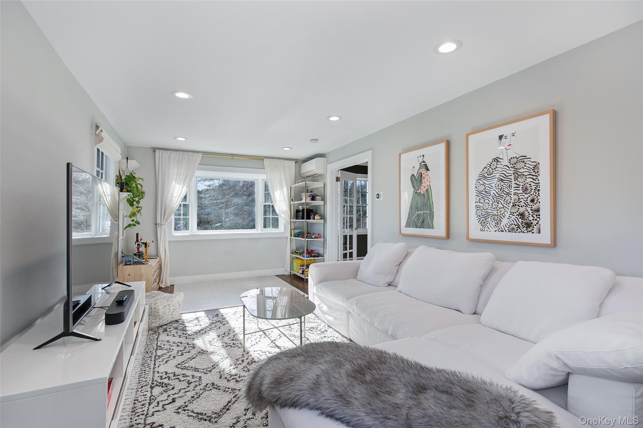 #8 photo, 25 Roxbury Road, Scarsdale , NY 10583