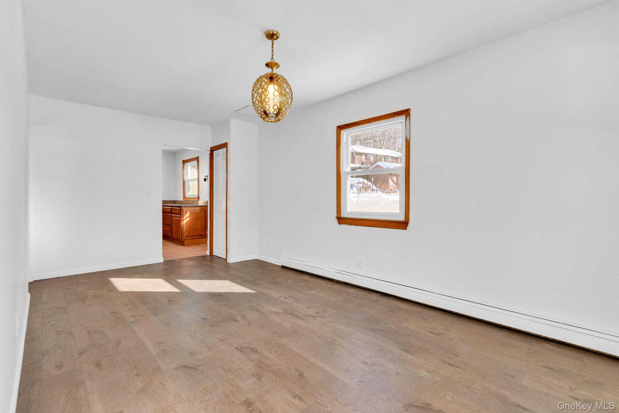 #11 photo, 51 Greenwood Avenue, 뉴욕주 Greenwood Lake , NY 10925