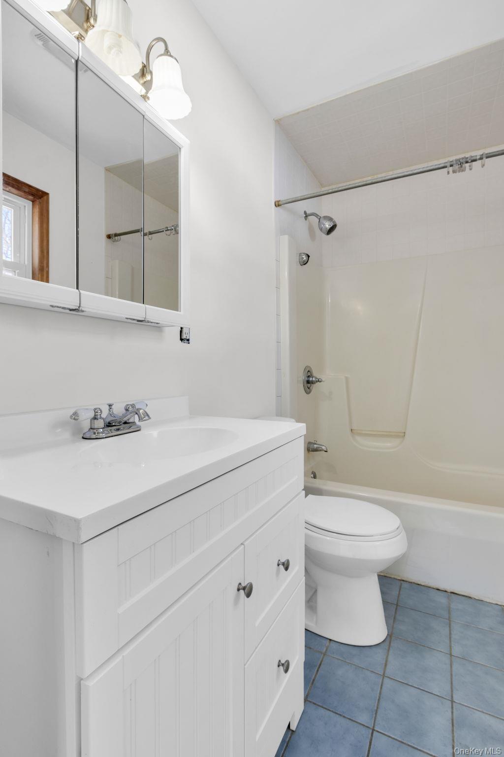 #20 photo, 51 Greenwood Avenue, 뉴욕주 Greenwood Lake , NY 10925