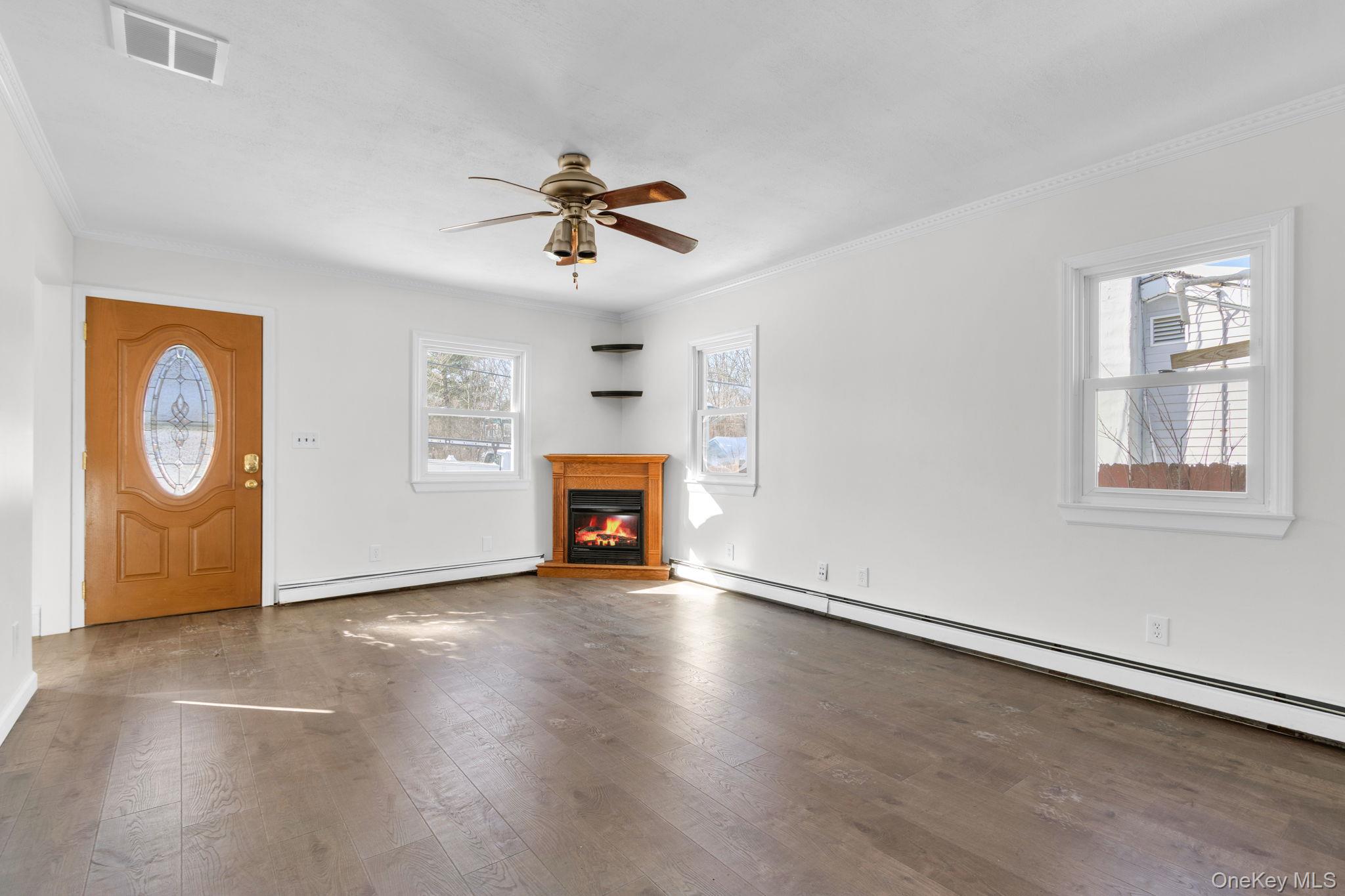 #6 photo, 51 Greenwood Avenue, 뉴욕주 Greenwood Lake , NY 10925