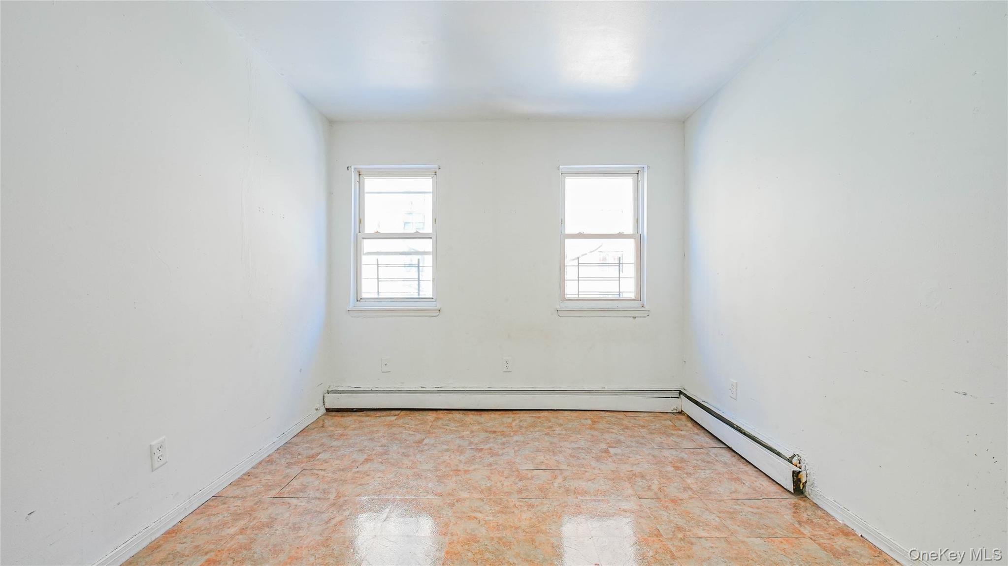 #13 photo, 381 E 152nd Street, 布朗士 Bronx , NY 10455