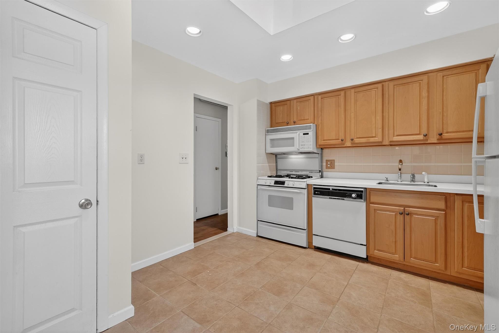 #11 photo, 41 Highland Avenue, West Nyack , NY 10994