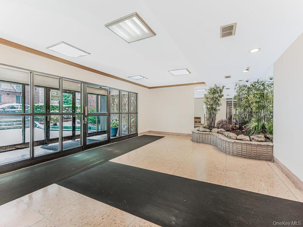 #17 photo, 2165 Matthews Avenue, Bronx , NY 10462