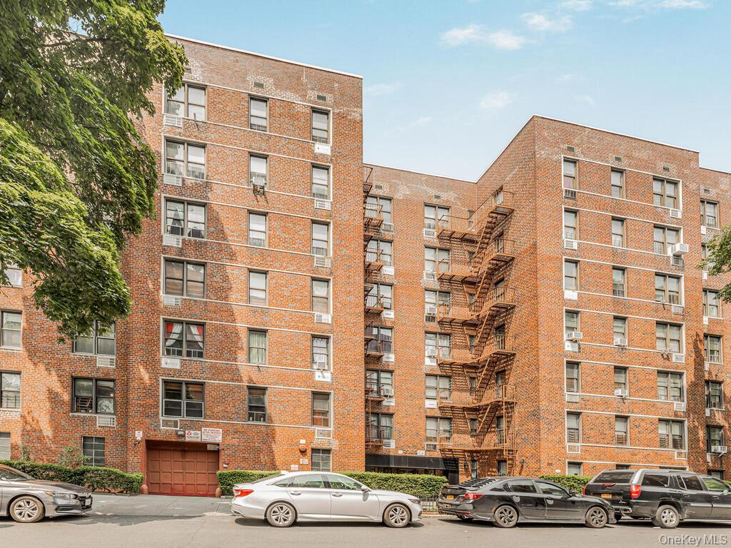#2 photo, 2165 Matthews Avenue, Bronx , NY 10462