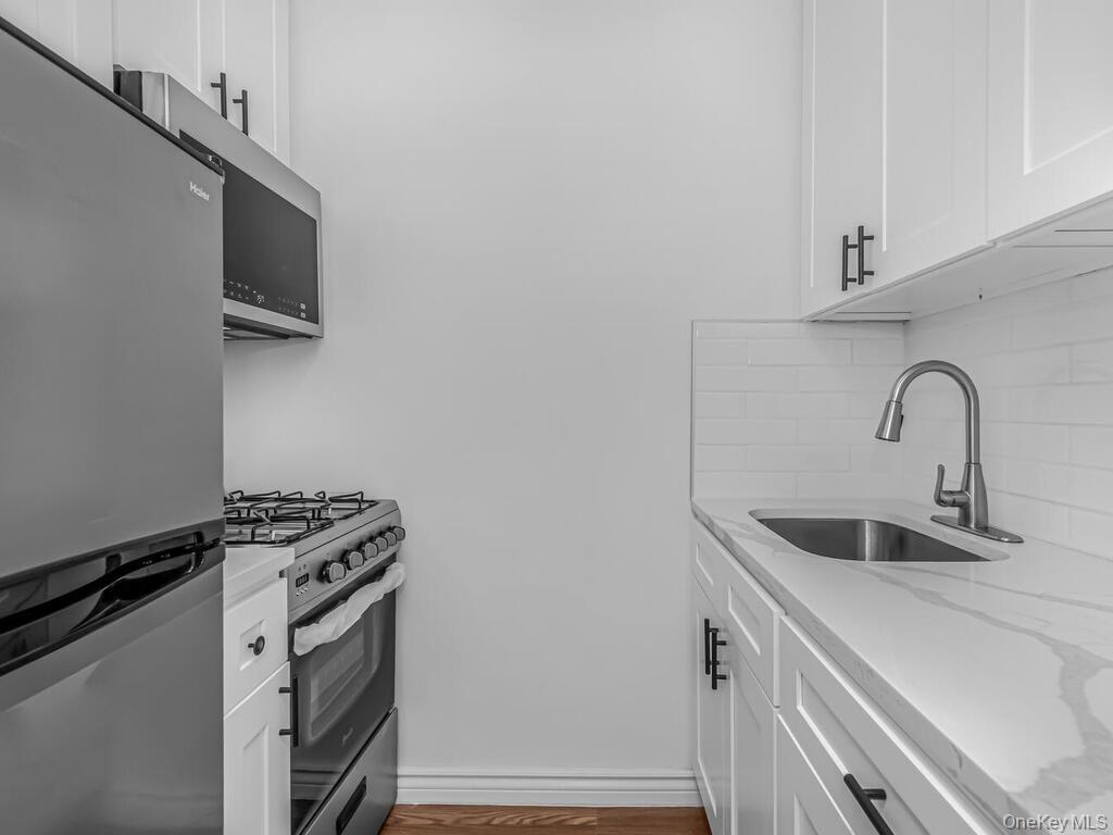 #4 photo, 2165 Matthews Avenue, Bronx , NY 10462