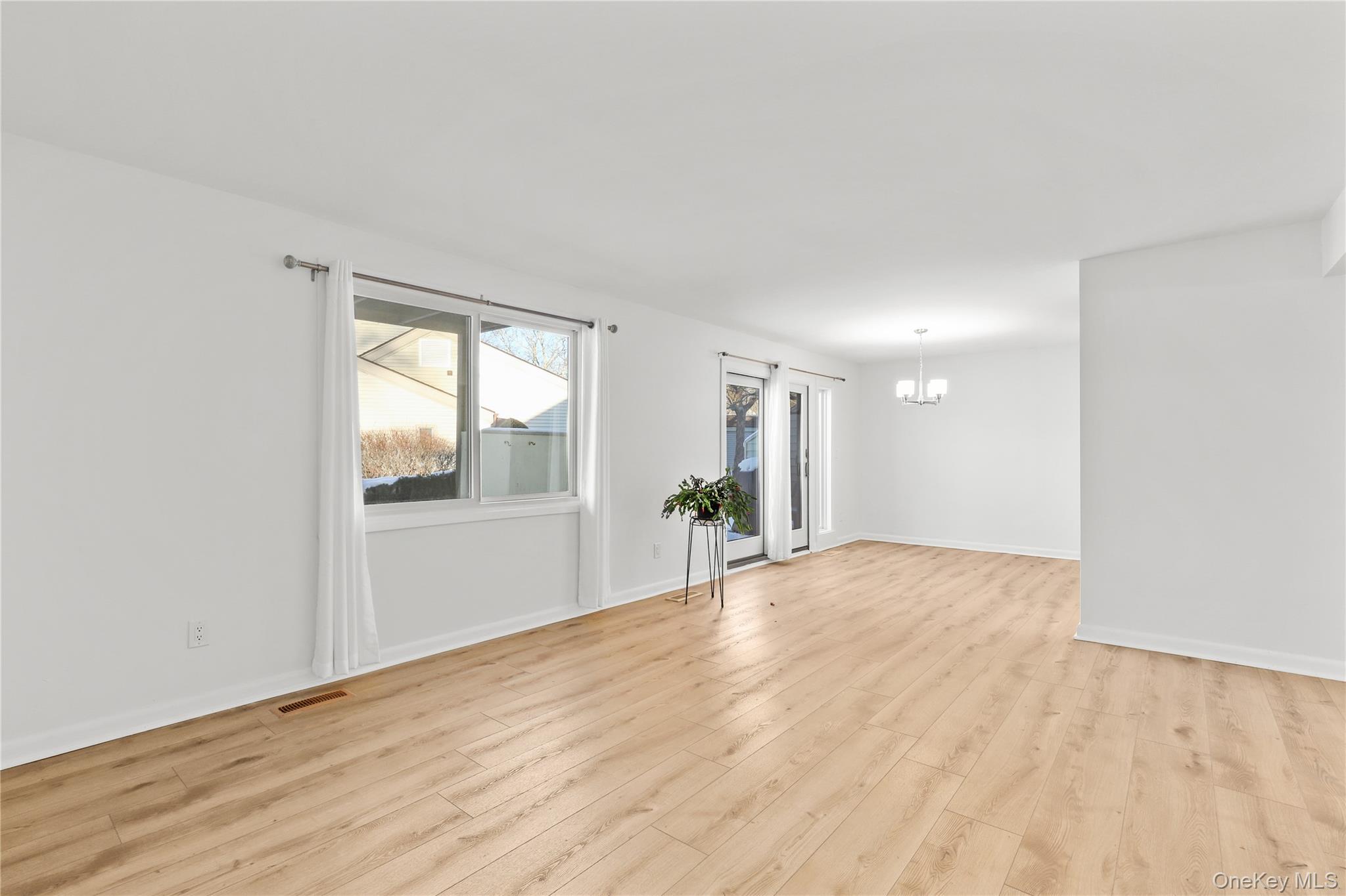 #6 photo, 50 Jefferson Oval, Yorktown Heights , NY 10598