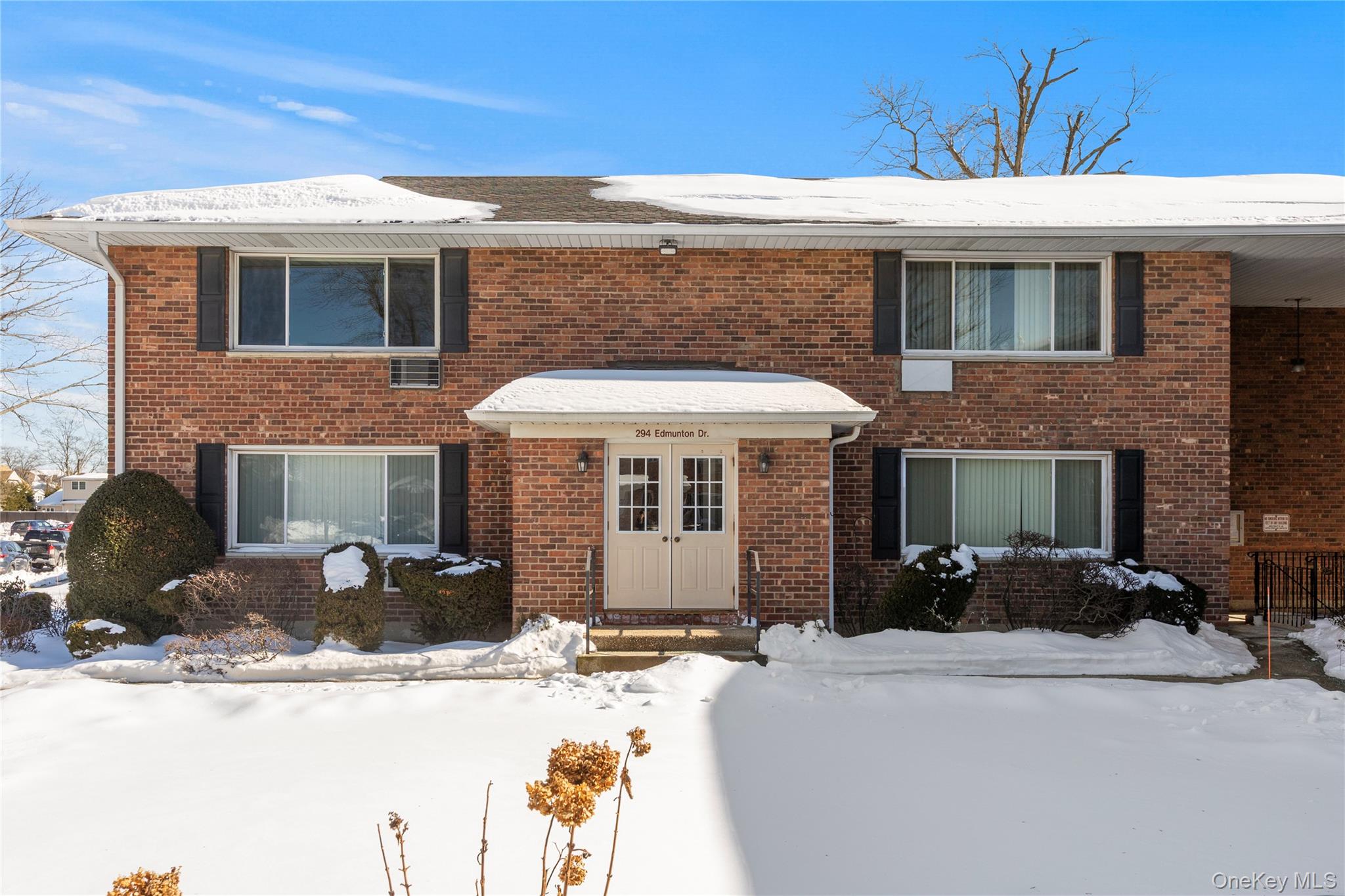 #1 photo, 294 Edmunton Drive, מחוז סאפוק North Babylon , NY 11703