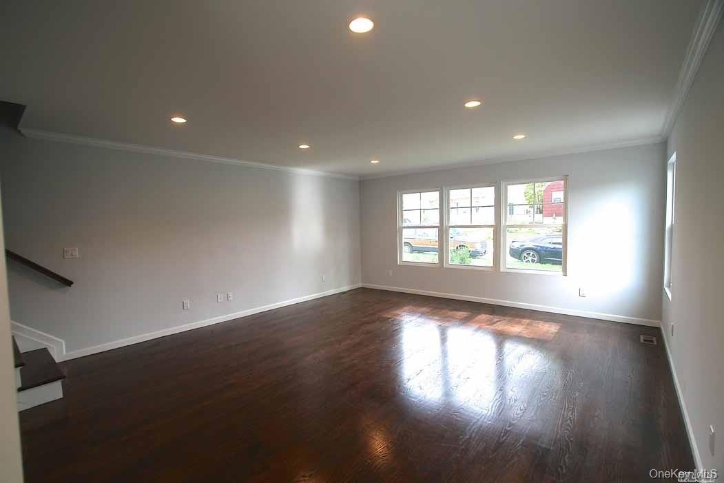 #2 photo, 41B Mohegan Avenue, Port Washington , NY 11050