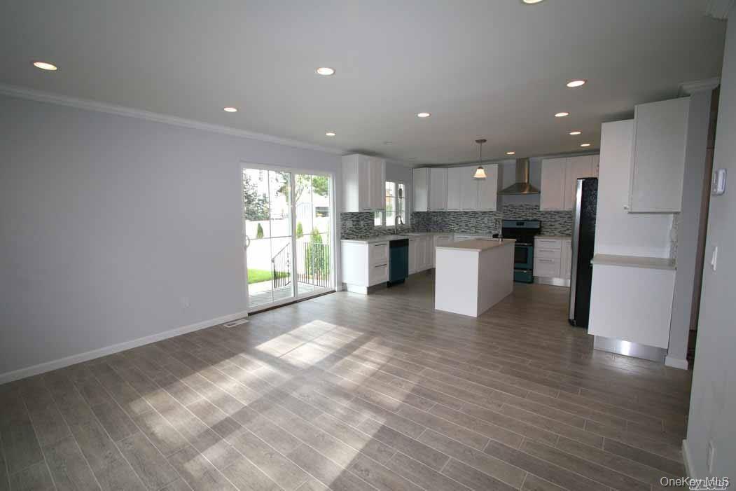 #4 photo, 41B Mohegan Avenue, Port Washington , NY 11050