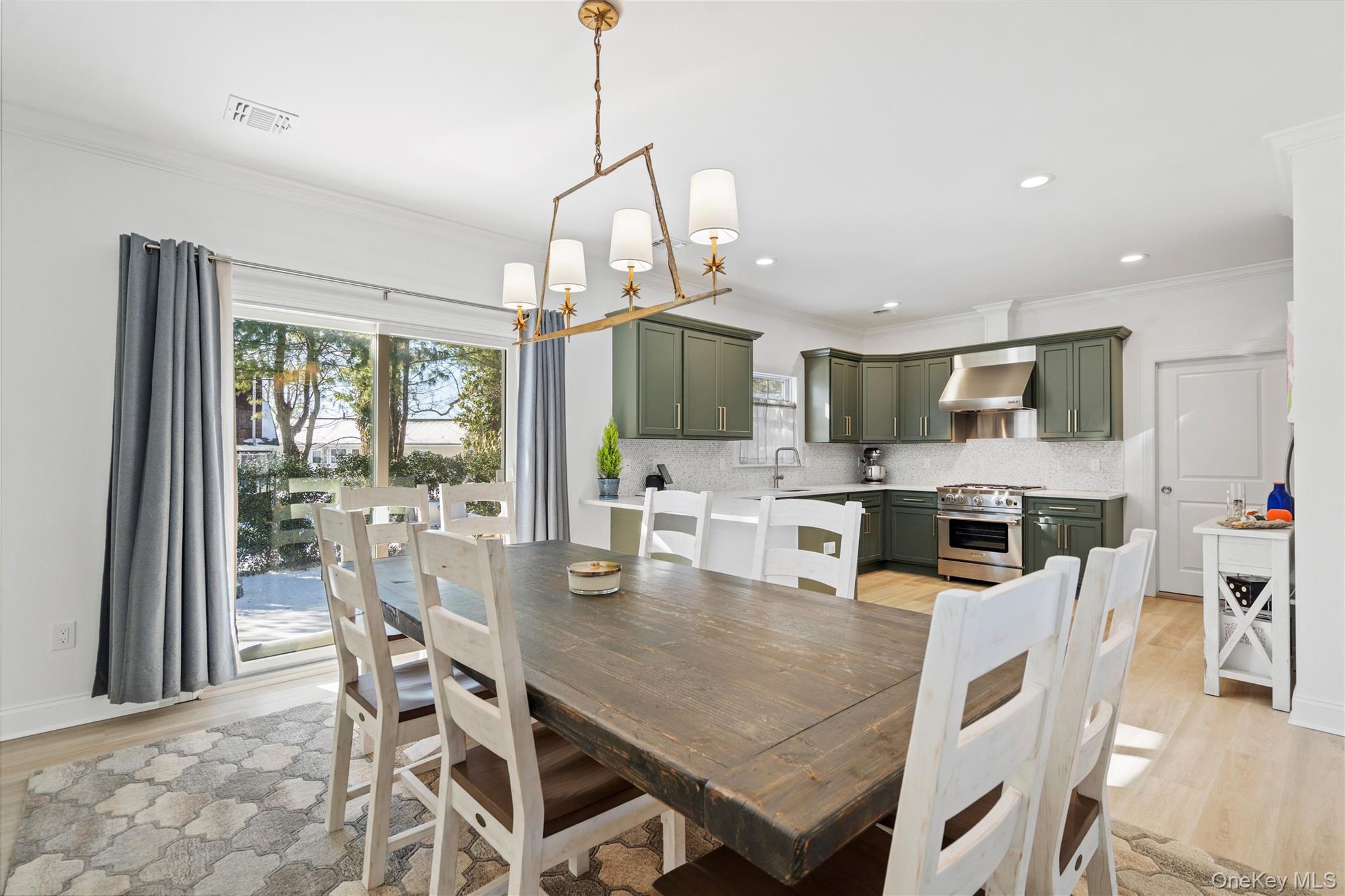 #11 photo, 5 Abbington Place, Northport , NY 11768