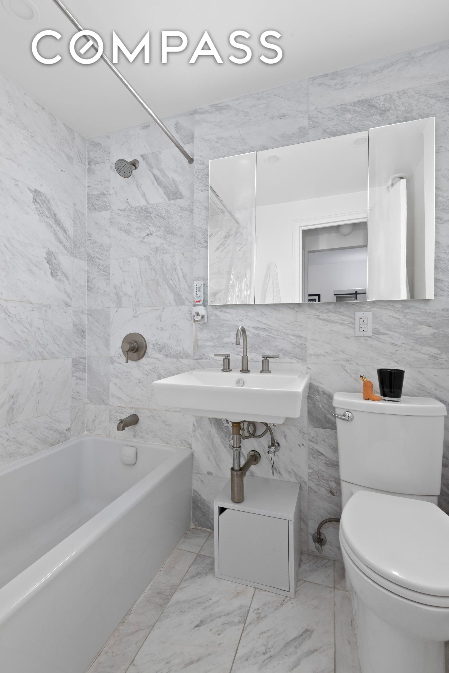 #6 photo, 22 Irving Place, מנהטן Gramercy Park , NY 10003