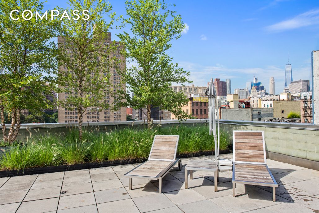 #14 photo, New York City, मैनहटन Lower East Side , NY 10002