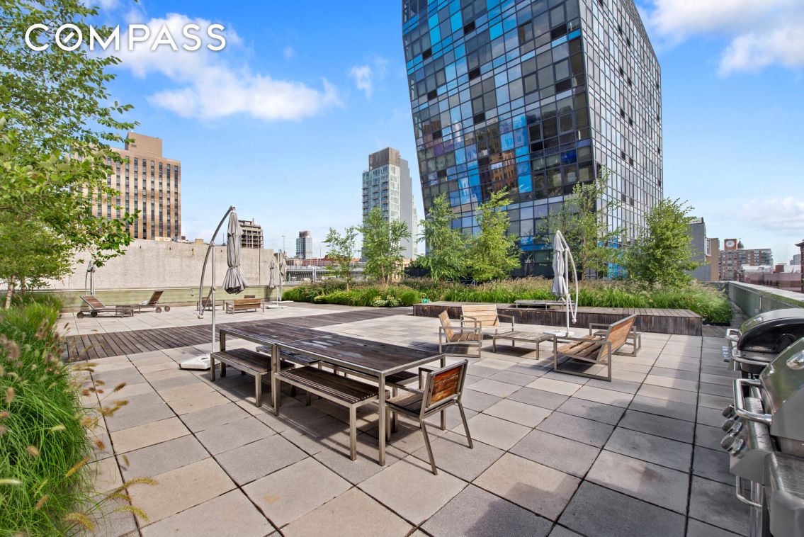 #15 photo, New York City, मैनहटन Lower East Side , NY 10002