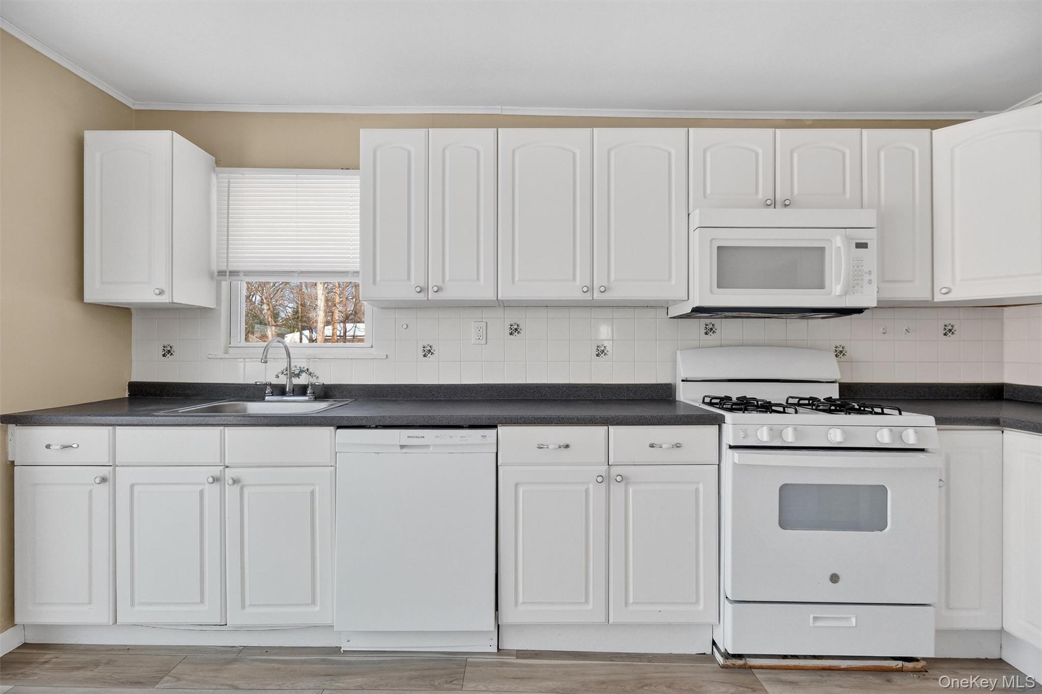 #7 photo, 111 Lake Region Boulevard, 뉴욕주 Monroe , NY 10950