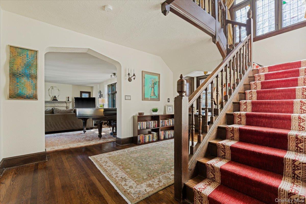 #11 photo, 8 Club Way, Hartsdale , NY 10530