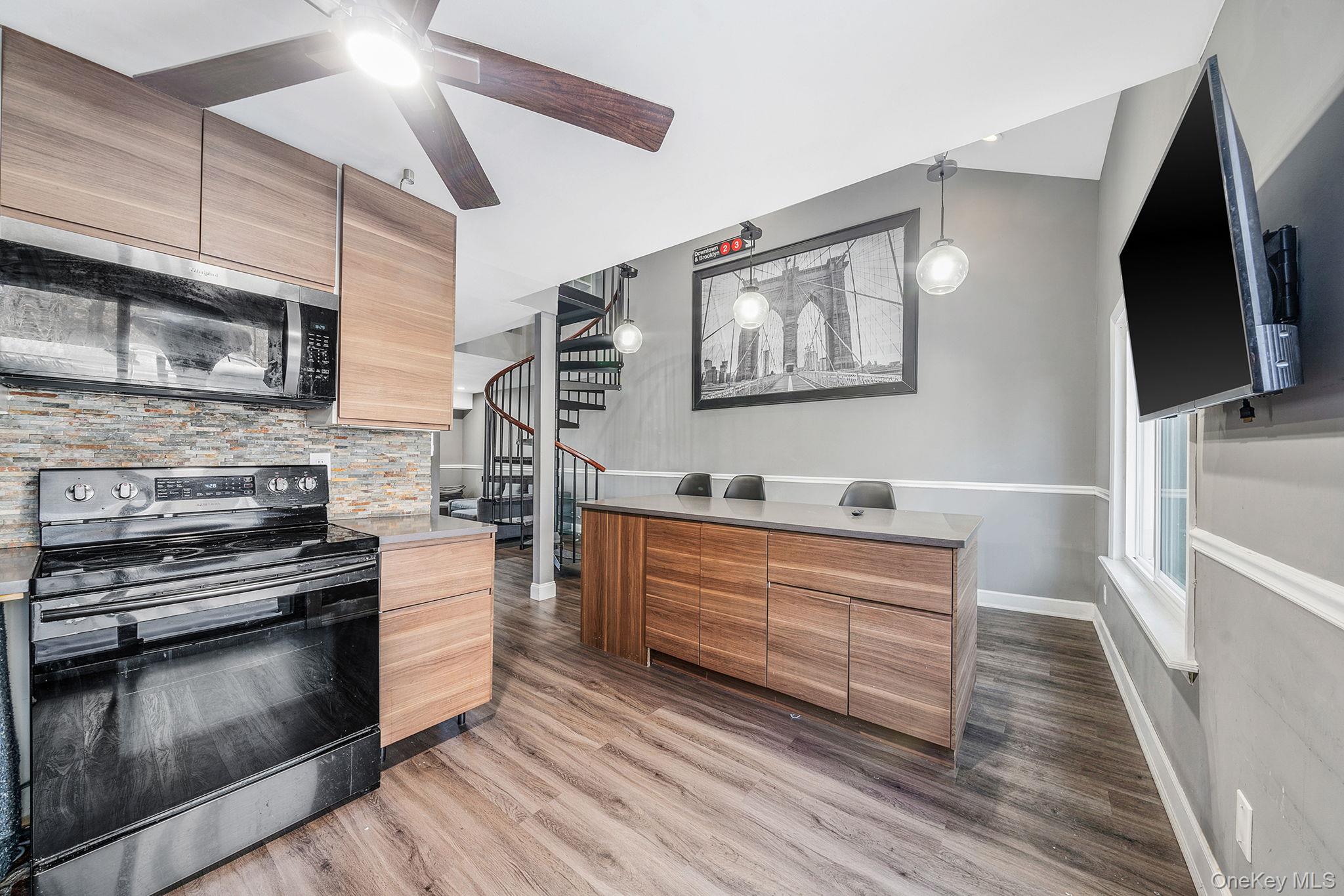 #13 photo, 97 Drexelgate Court, Middle Island , NY 11953