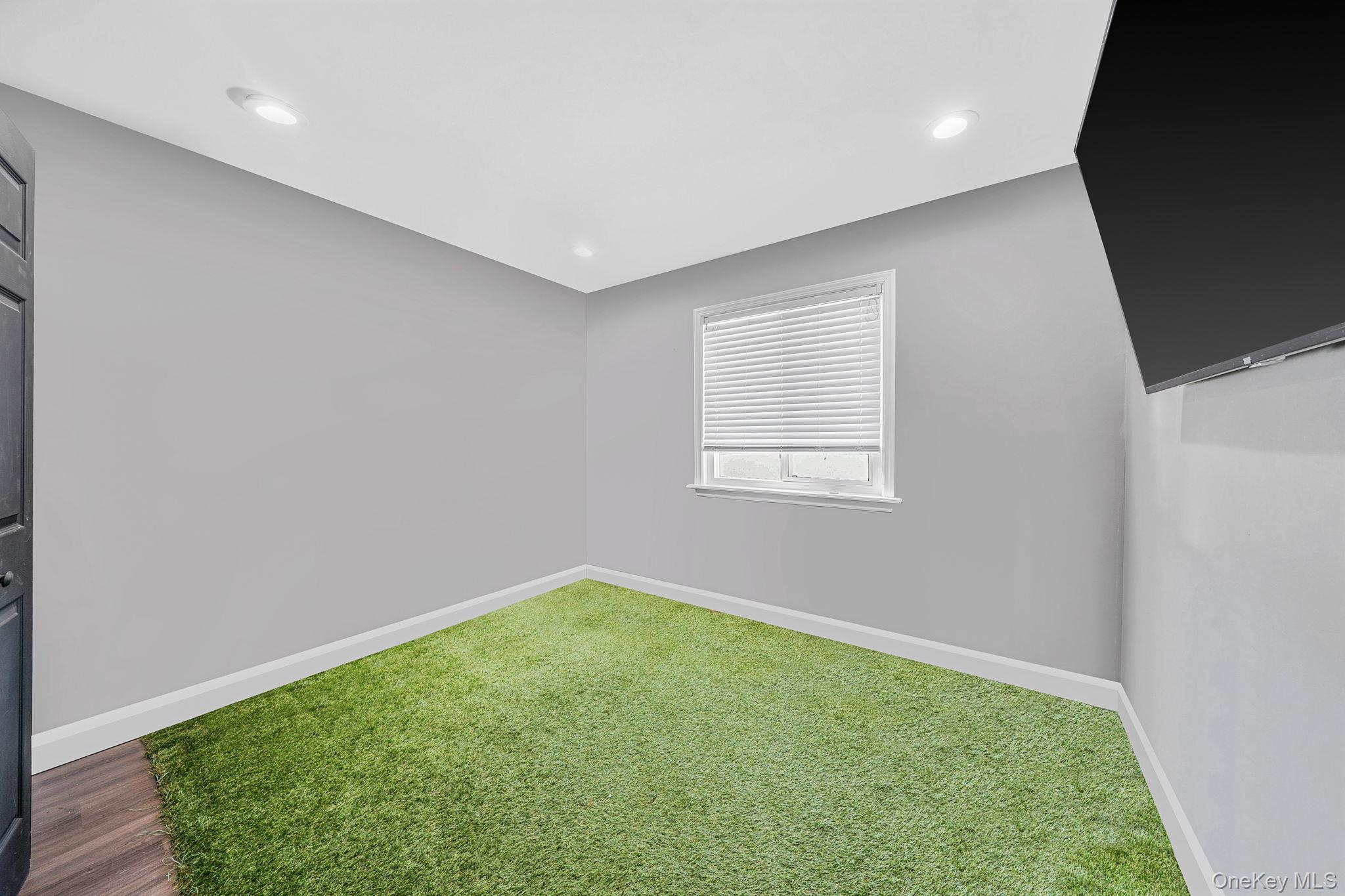 #18 photo, 97 Drexelgate Court, Middle Island , NY 11953