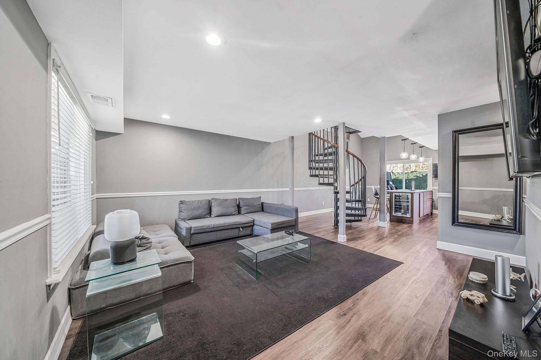 #5 photo, 97 Drexelgate Court, Middle Island , NY 11953