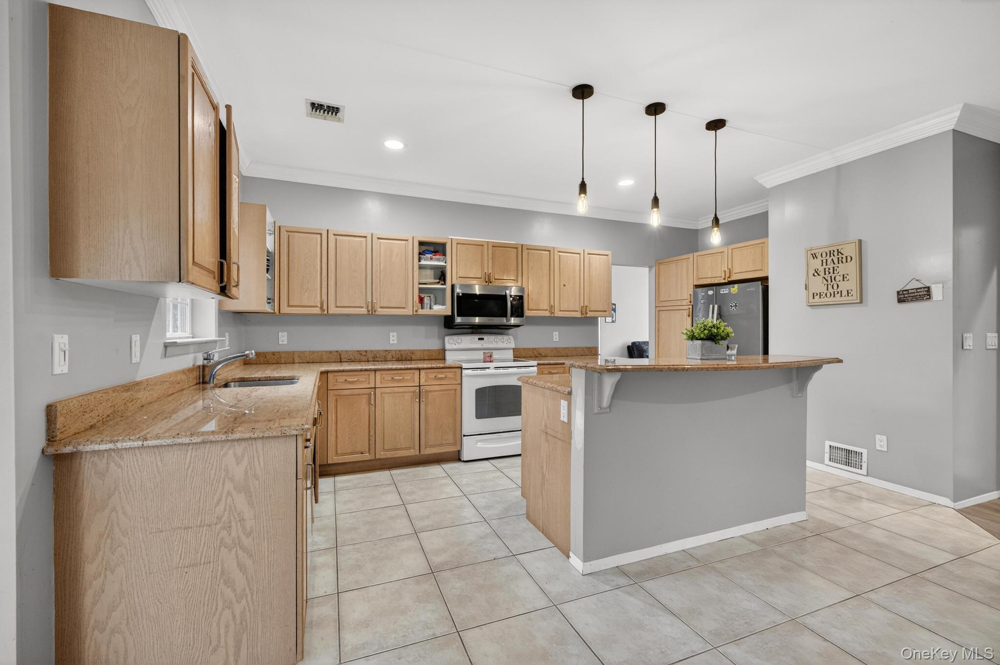 #12 photo, 27 Hamlet Drive, Commack , NY 11725