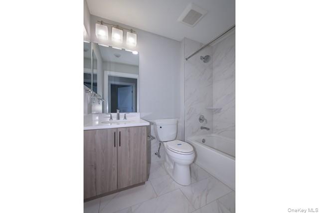 #7 photo, 120 Sutton Court, Mount Sinai , NY 11766