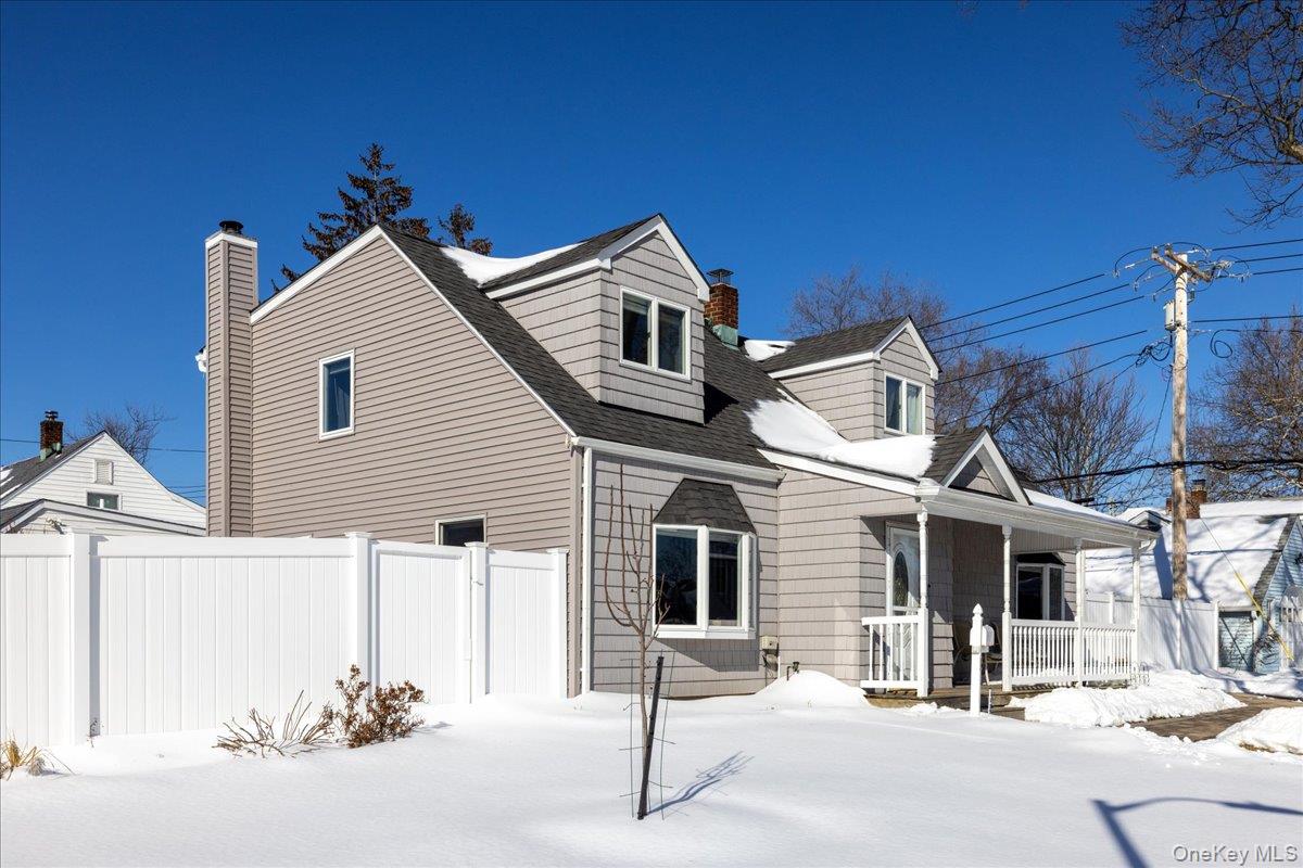 #4 photo, 2 Violet Lane, Levittown , NY 11756