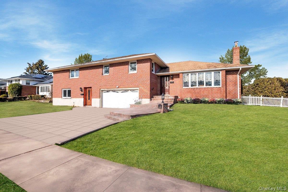 #1 photo, 780 Regent Drive, Westbury , NY 11590