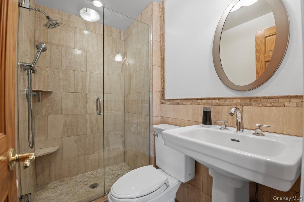 #17 photo, 780 Regent Drive, Westbury , NY 11590