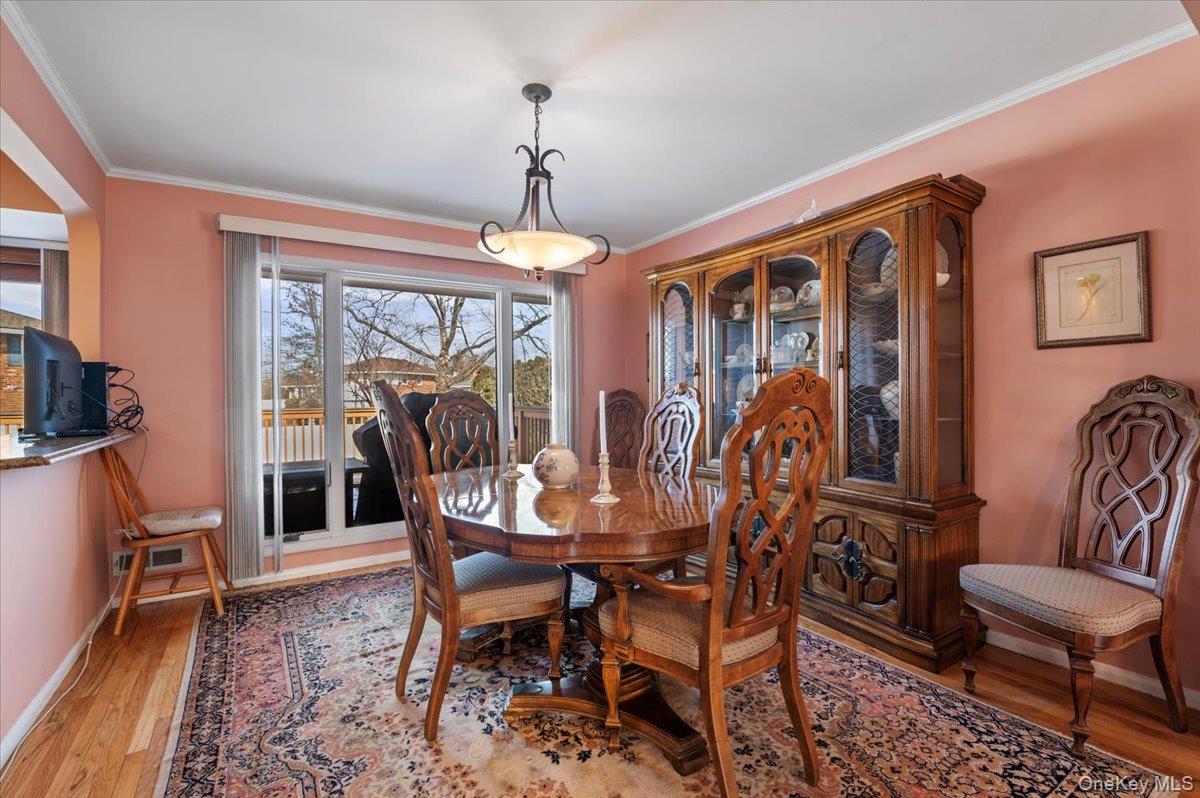 #5 photo, 780 Regent Drive, Westbury , NY 11590