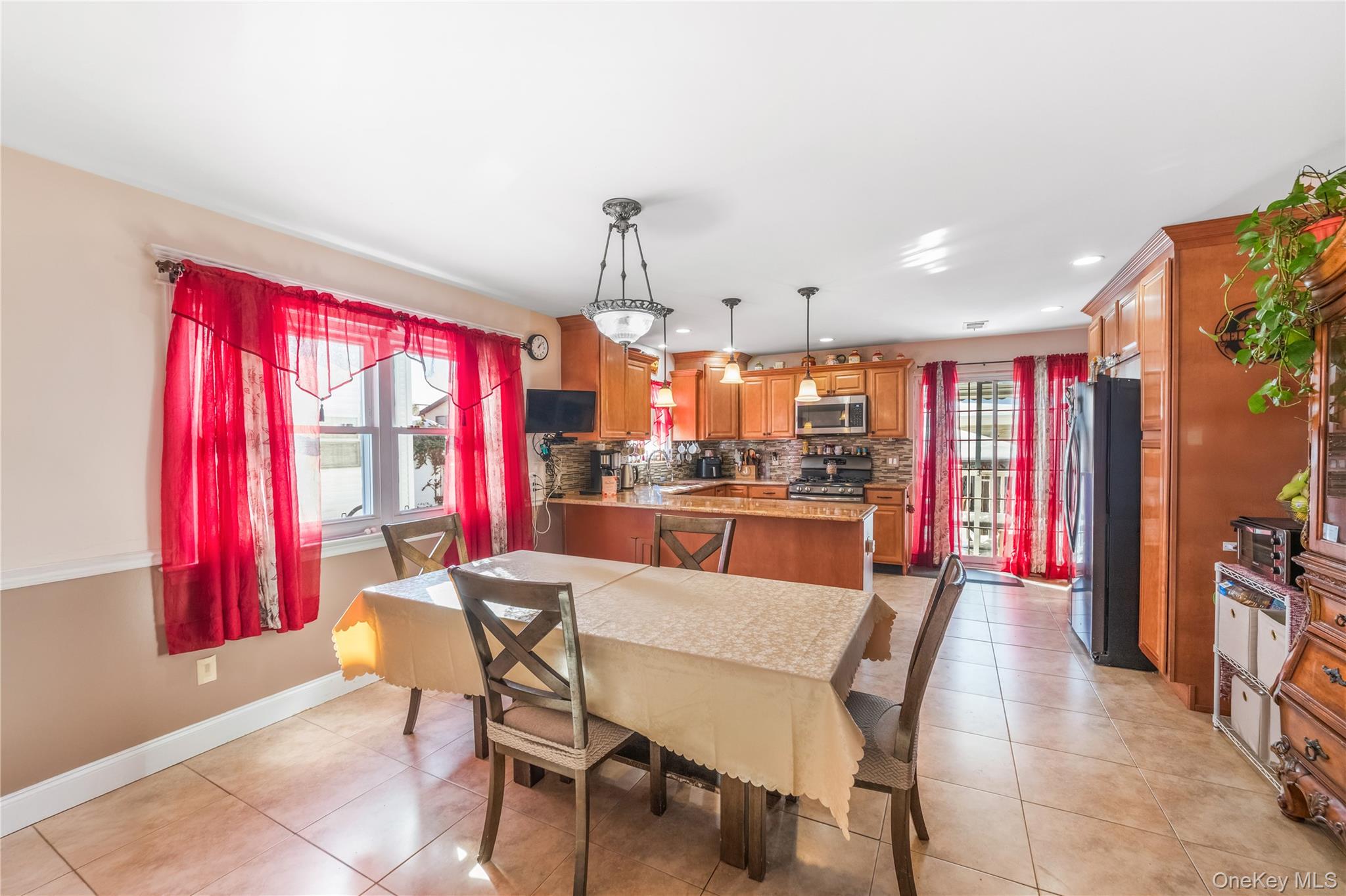 #3 photo, 588 Yetman Avenue, Staten Island , NY 10307