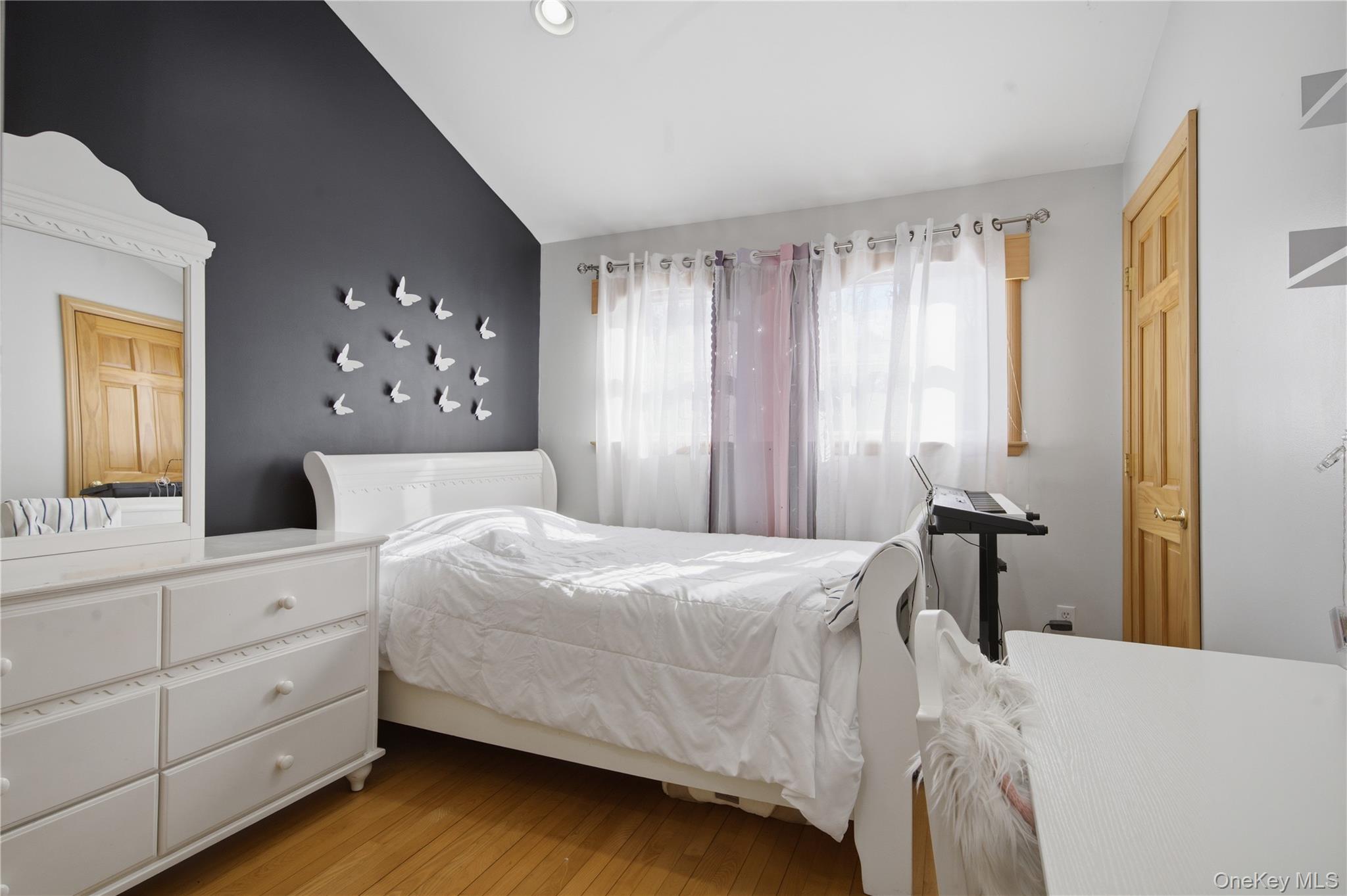 #14 photo, 142 Jamaica Avenue, Medford , NY 11763