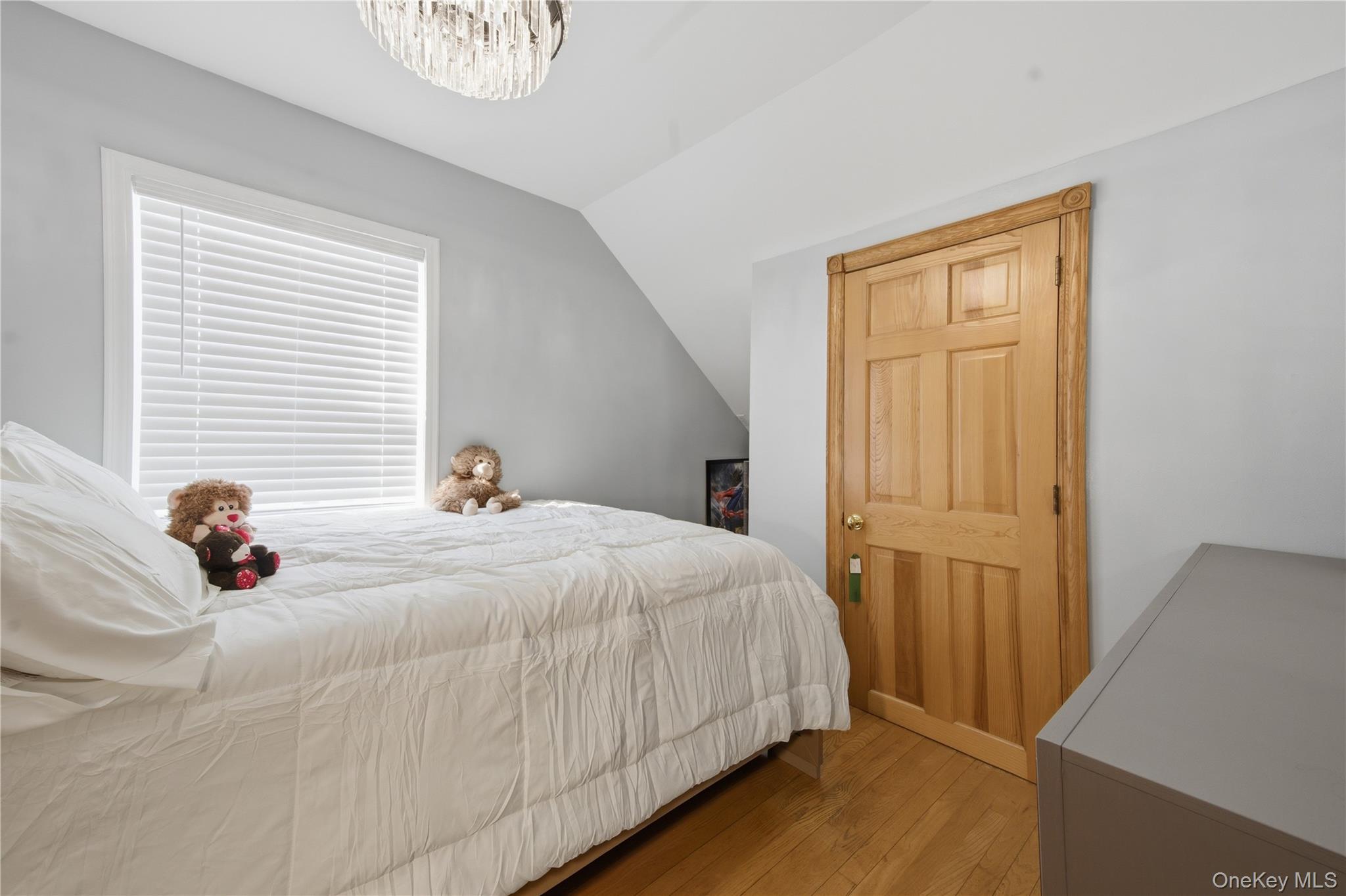 #16 photo, 142 Jamaica Avenue, Medford , NY 11763