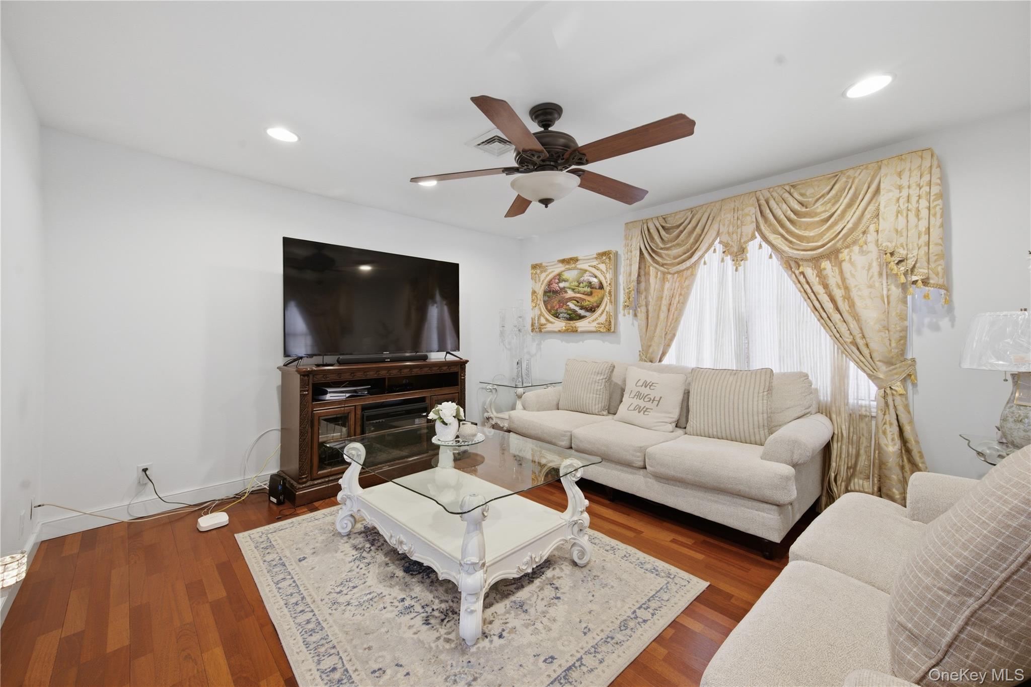 #7 photo, 142 Jamaica Avenue, Medford , NY 11763