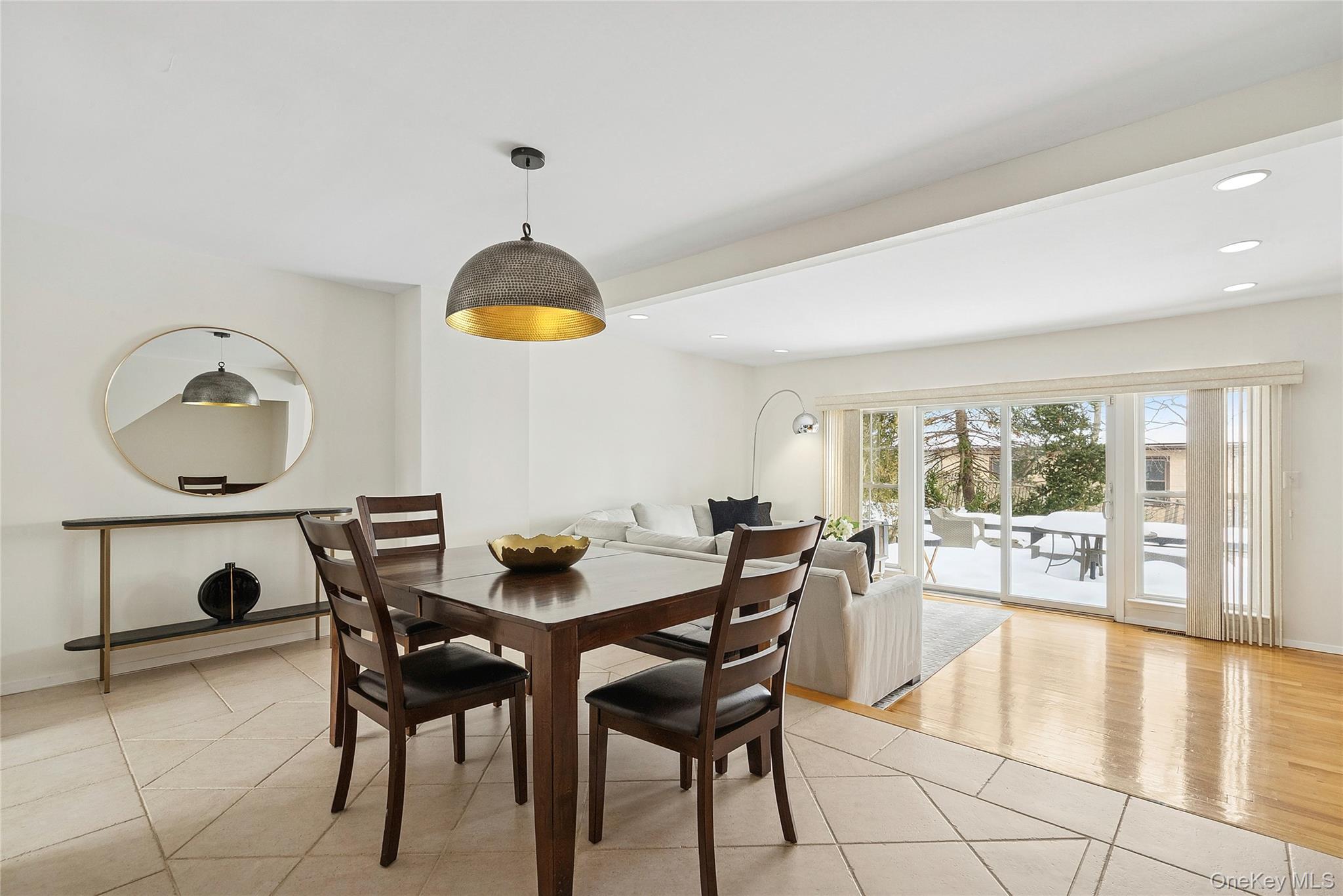 #5 photo, 137 Woodlake Drive, নাসাউ কাউন্টি Woodbury , NY 11797