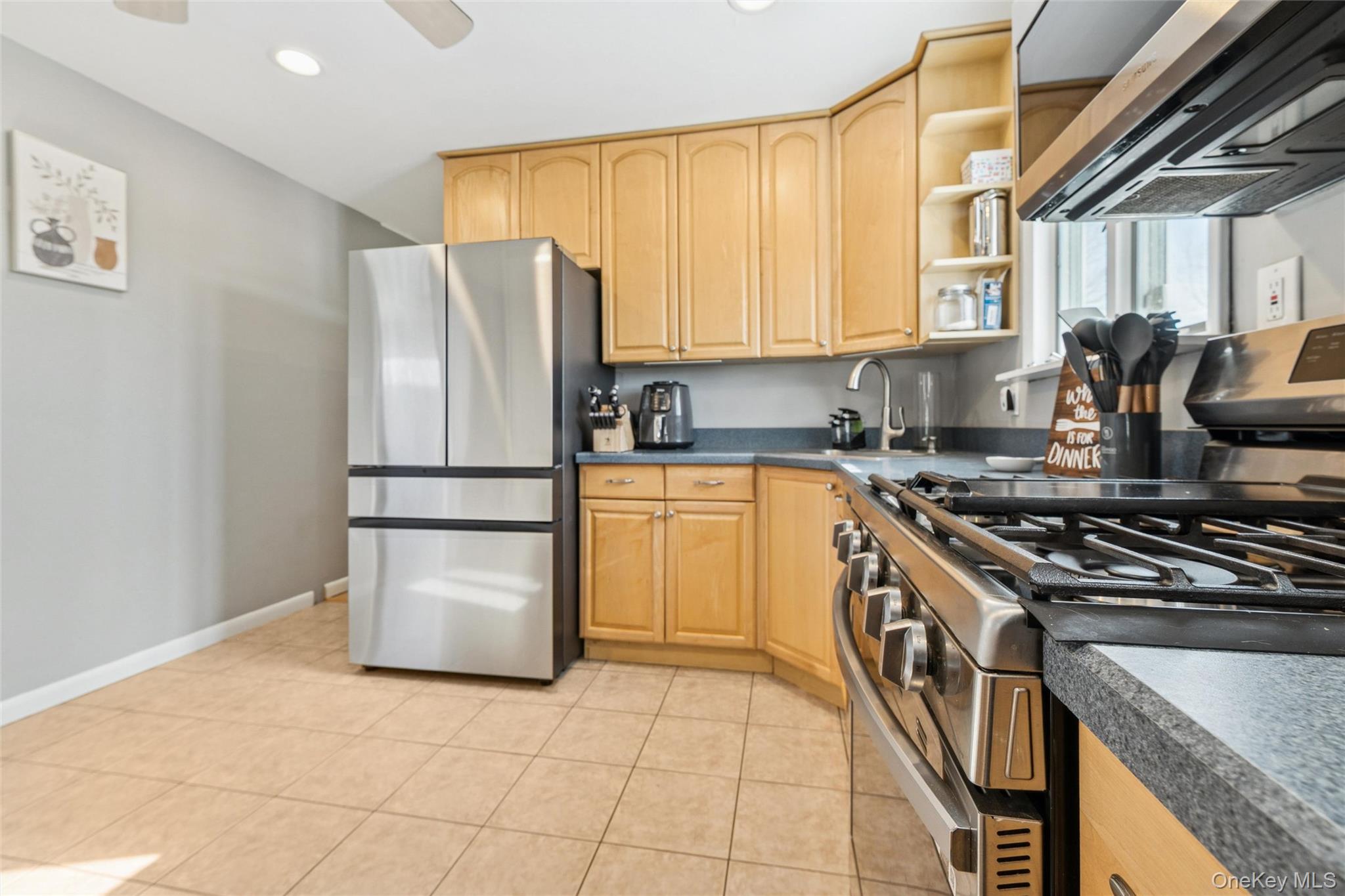 #11 photo, 18 W Court Drive, সাফোক কাউন্টি Centereach , NY 11720