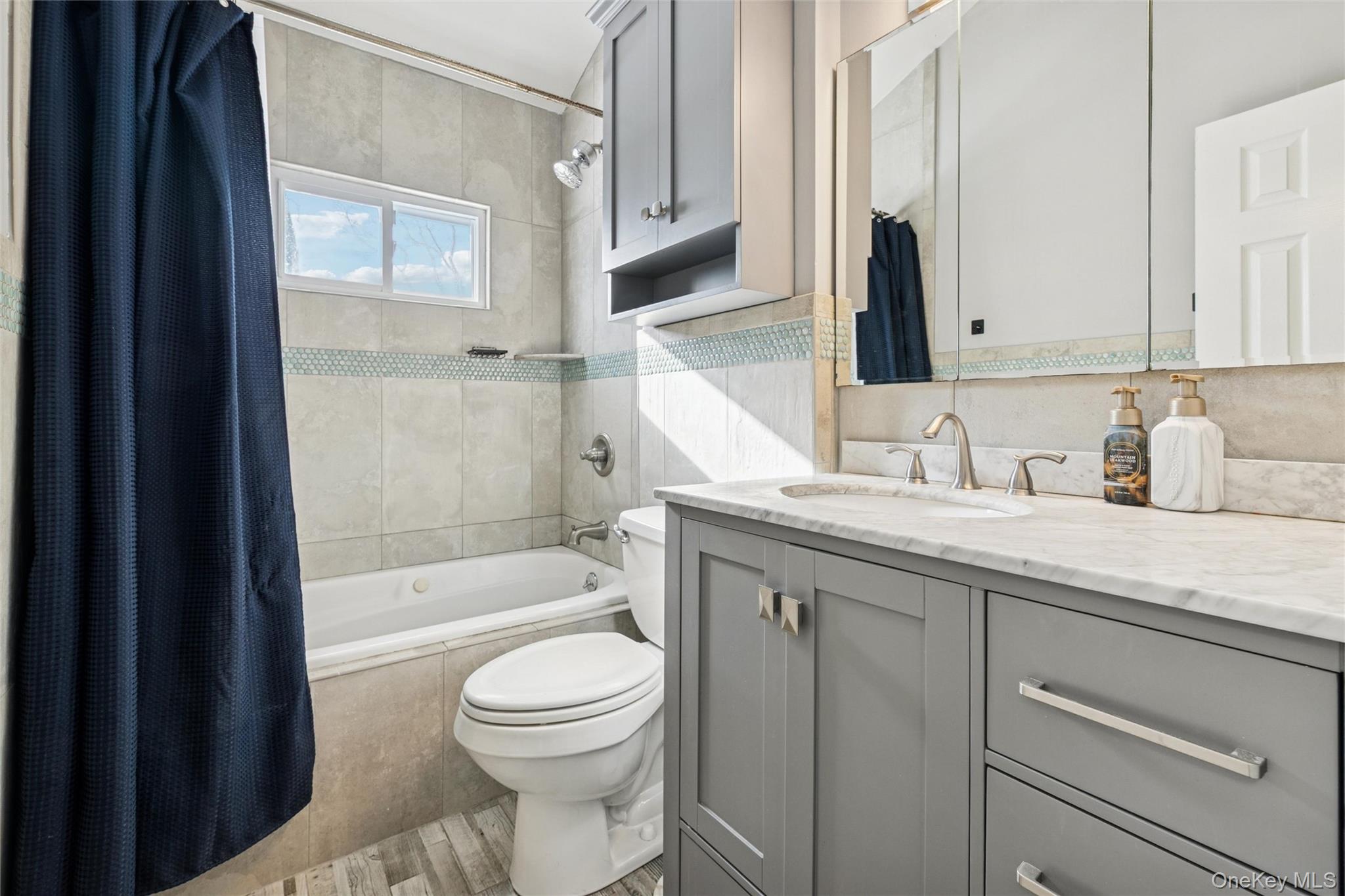 #12 photo, 18 W Court Drive, সাফোক কাউন্টি Centereach , NY 11720