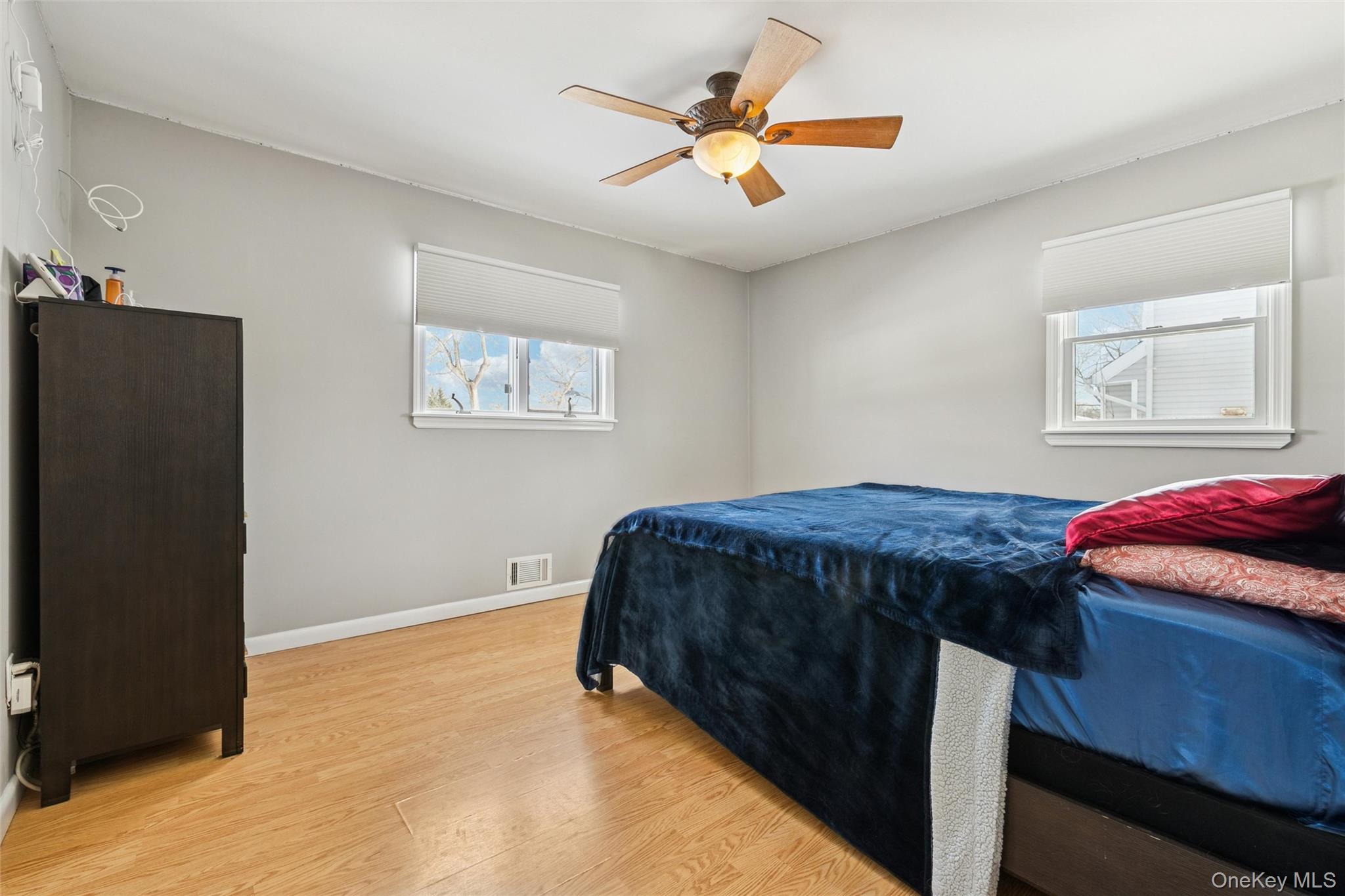 #14 photo, 18 W Court Drive, সাফোক কাউন্টি Centereach , NY 11720