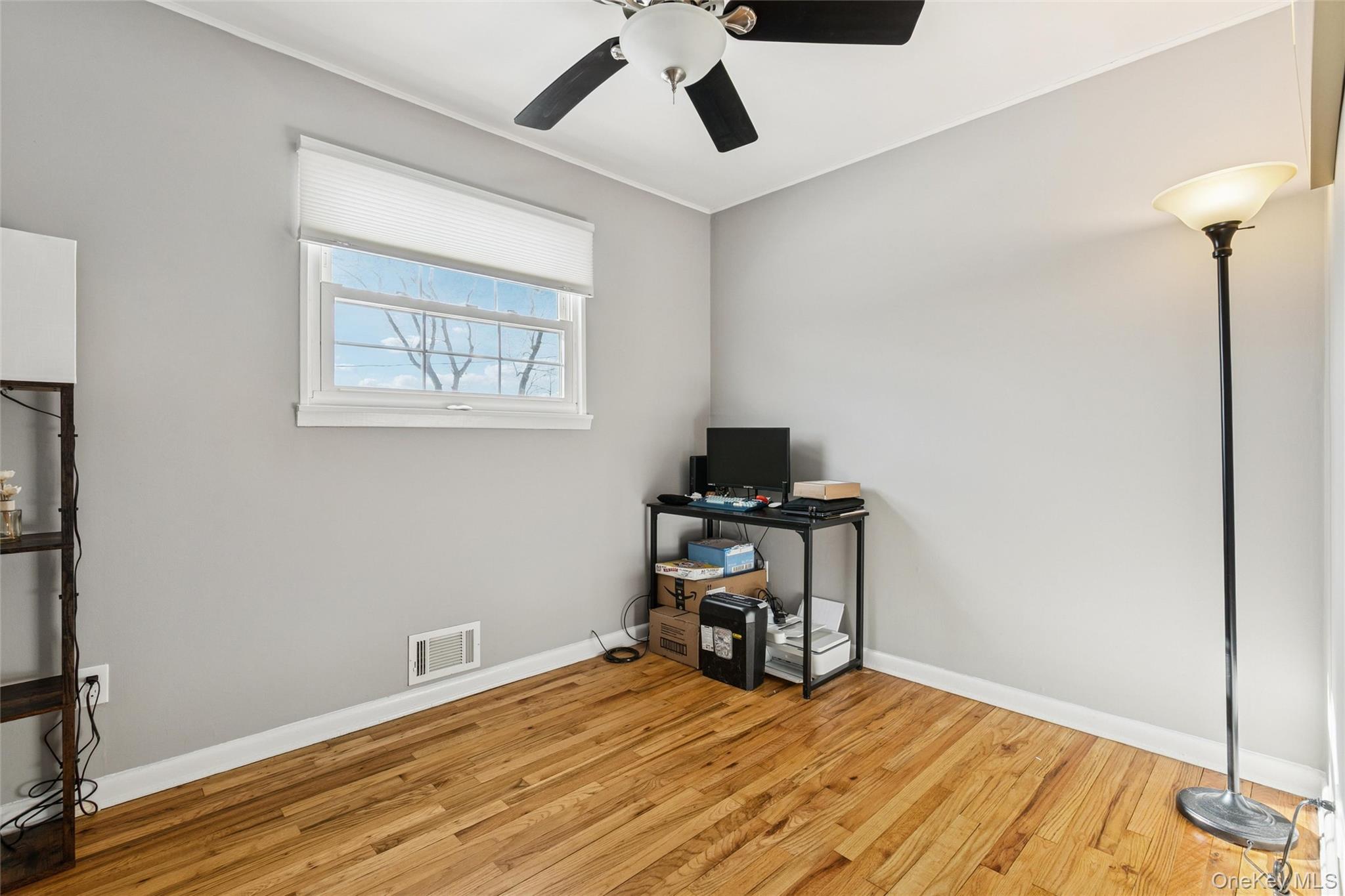 #17 photo, 18 W Court Drive, সাফোক কাউন্টি Centereach , NY 11720